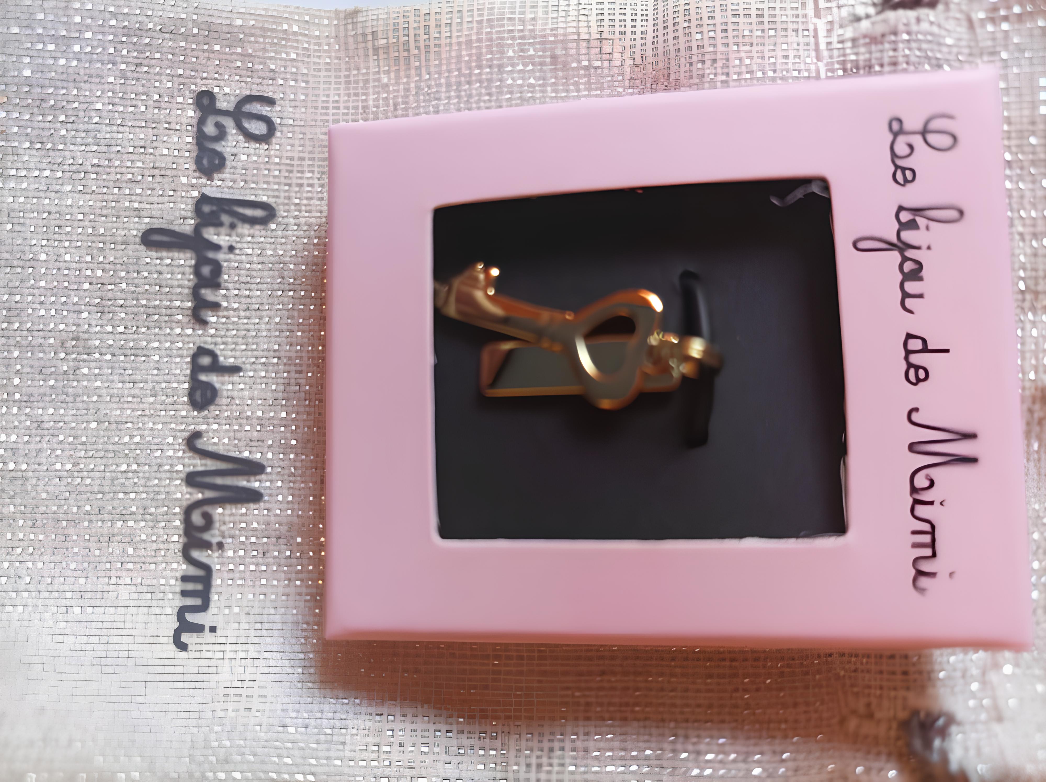 MÉDAILLE PRÉCIEUSE DORÉ CLÉ