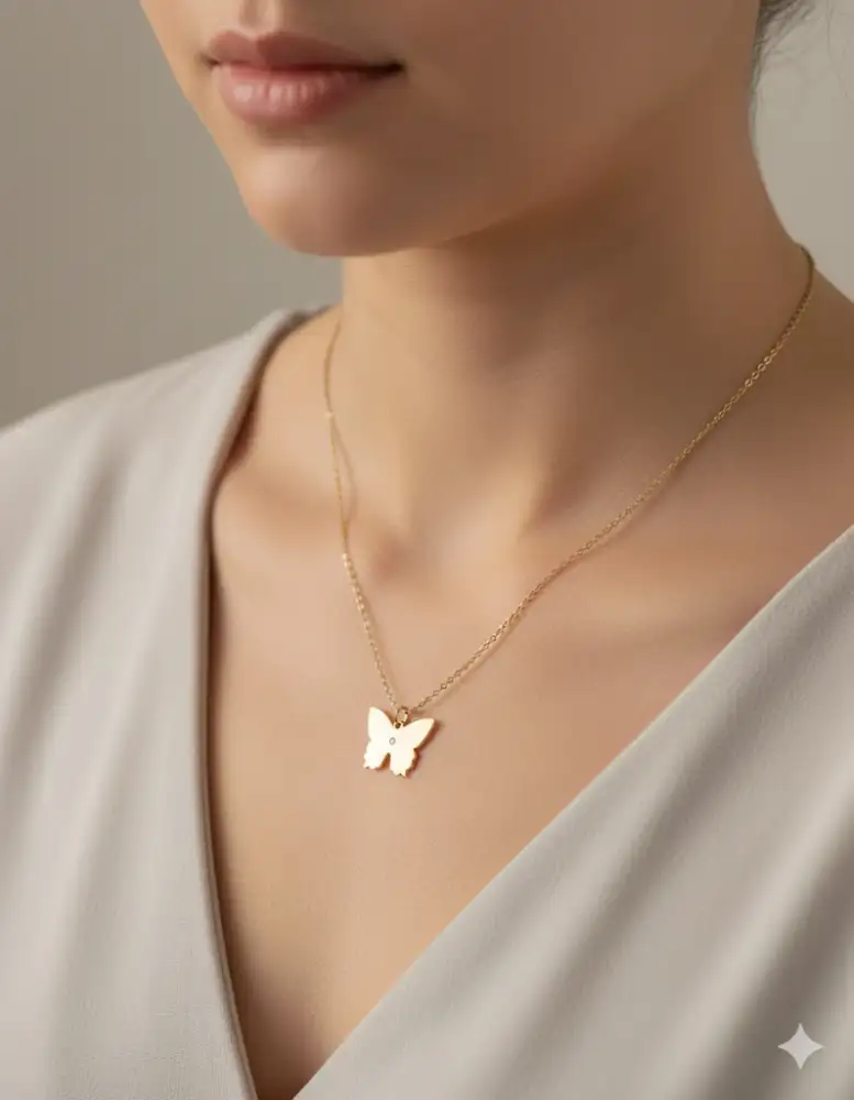 Ensemble Collier Doré Médaille Papillon – Délicatesse et légèreté naturelle