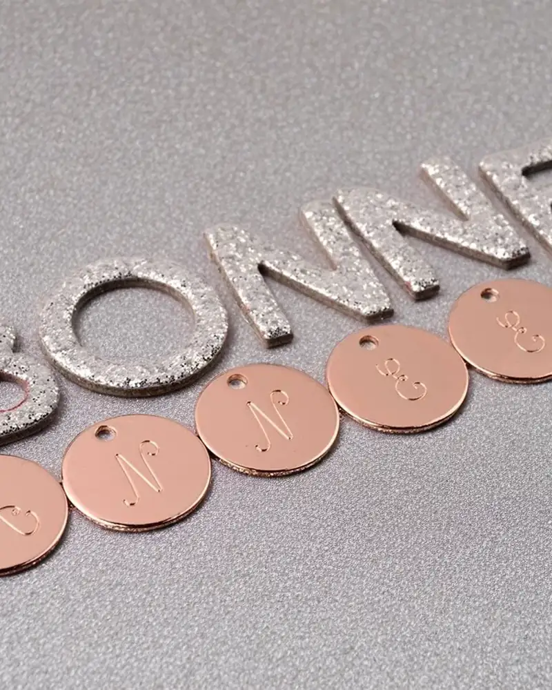 Médaille initiale n dorée - élégante médaille personnalisée pour femme