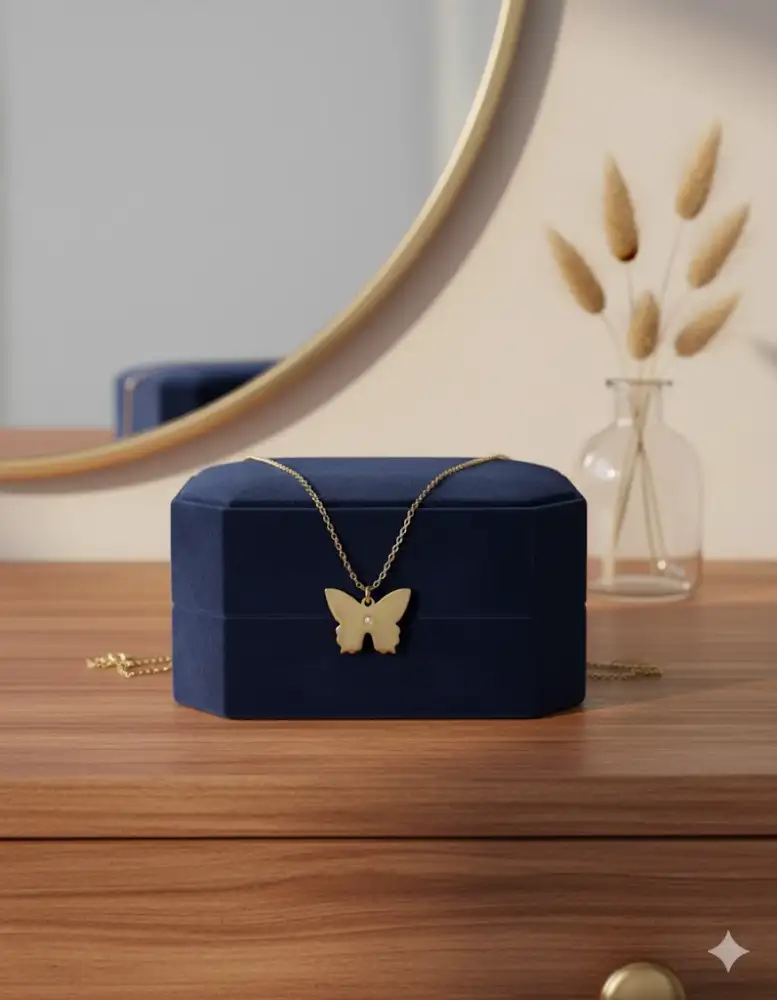 Ensemble Collier Doré Médaille Papillon – Délicatesse et légèreté naturelle