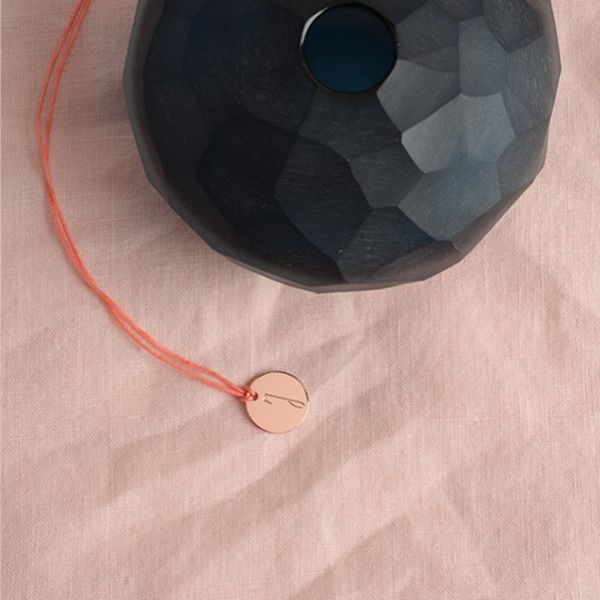 Médaille Initiale Dorée J — Les Bijoux de Mimi