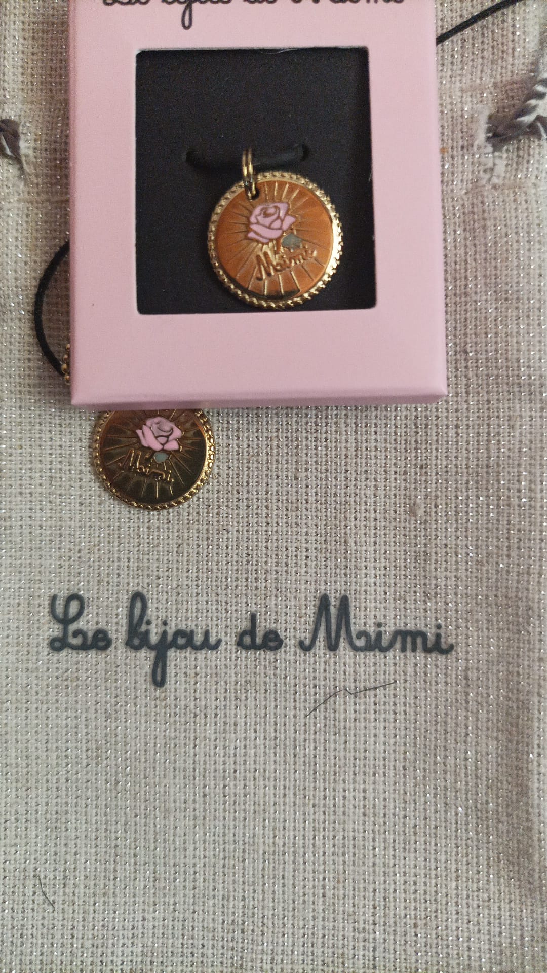 MÉDAILLE PRÉCIEUSE DORÉ ROSE