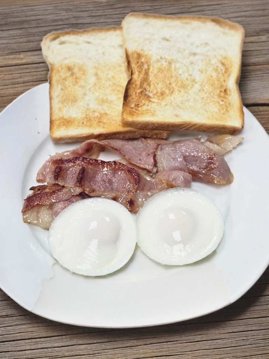 Bacon & Egg on Toasts 