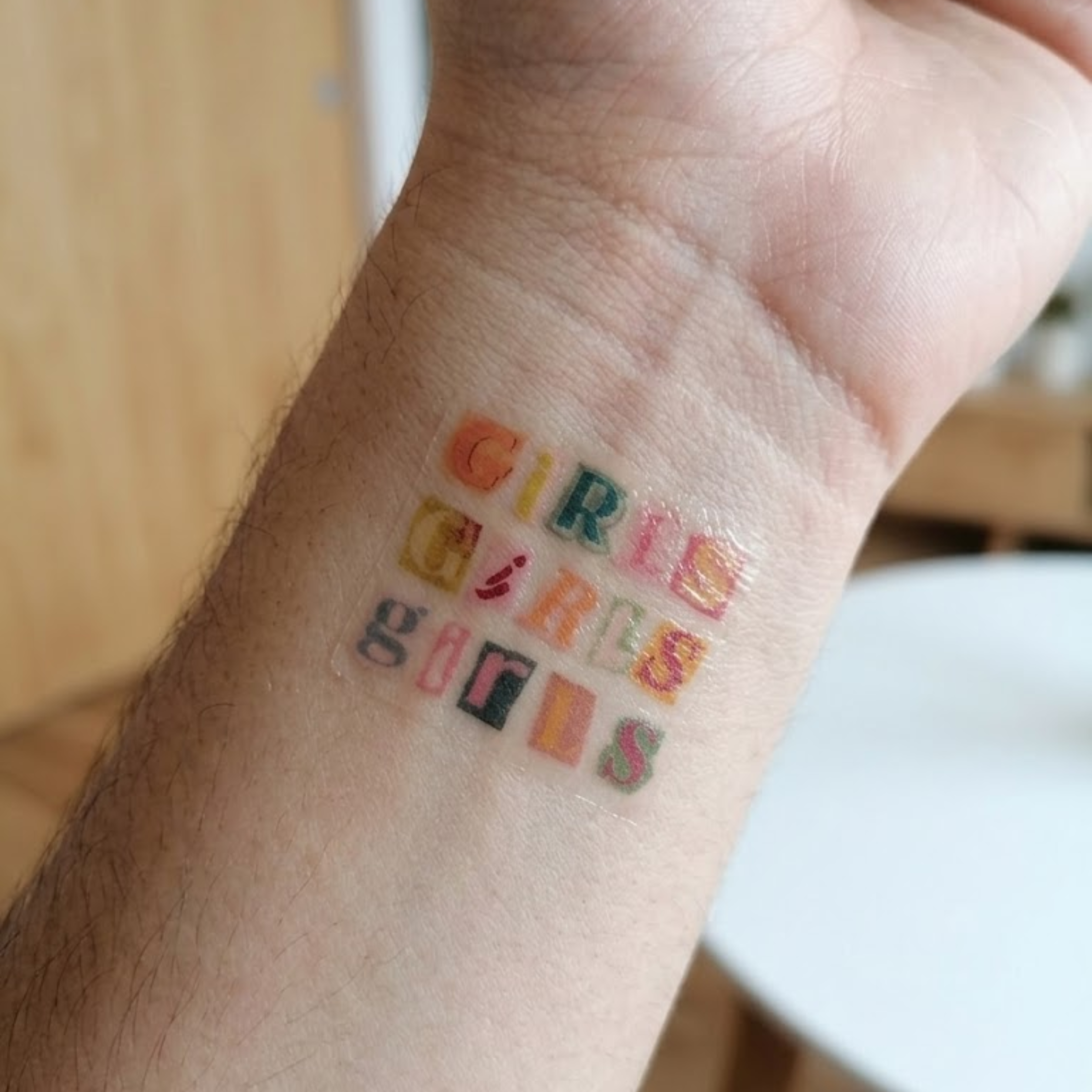 Tatouages féministes éphémères