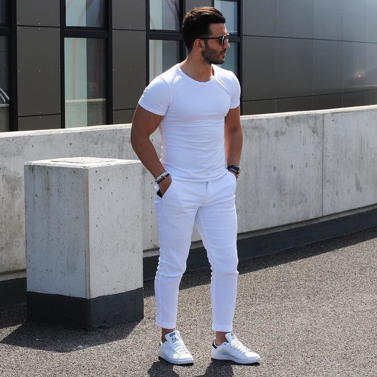 Men’s All-White Casual Outfit