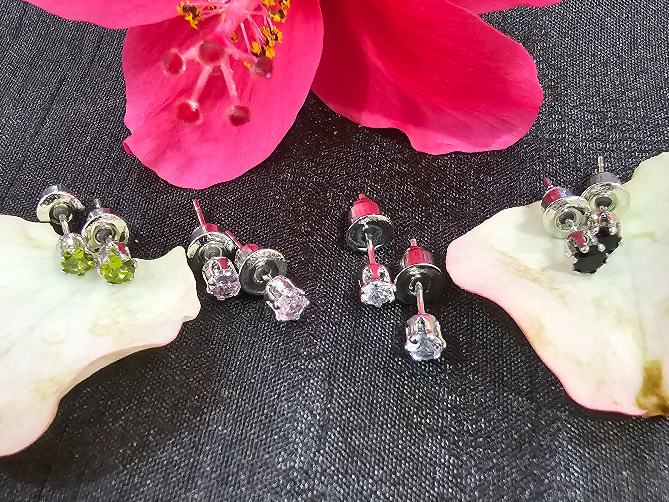 Elegant Stud Earrings Set