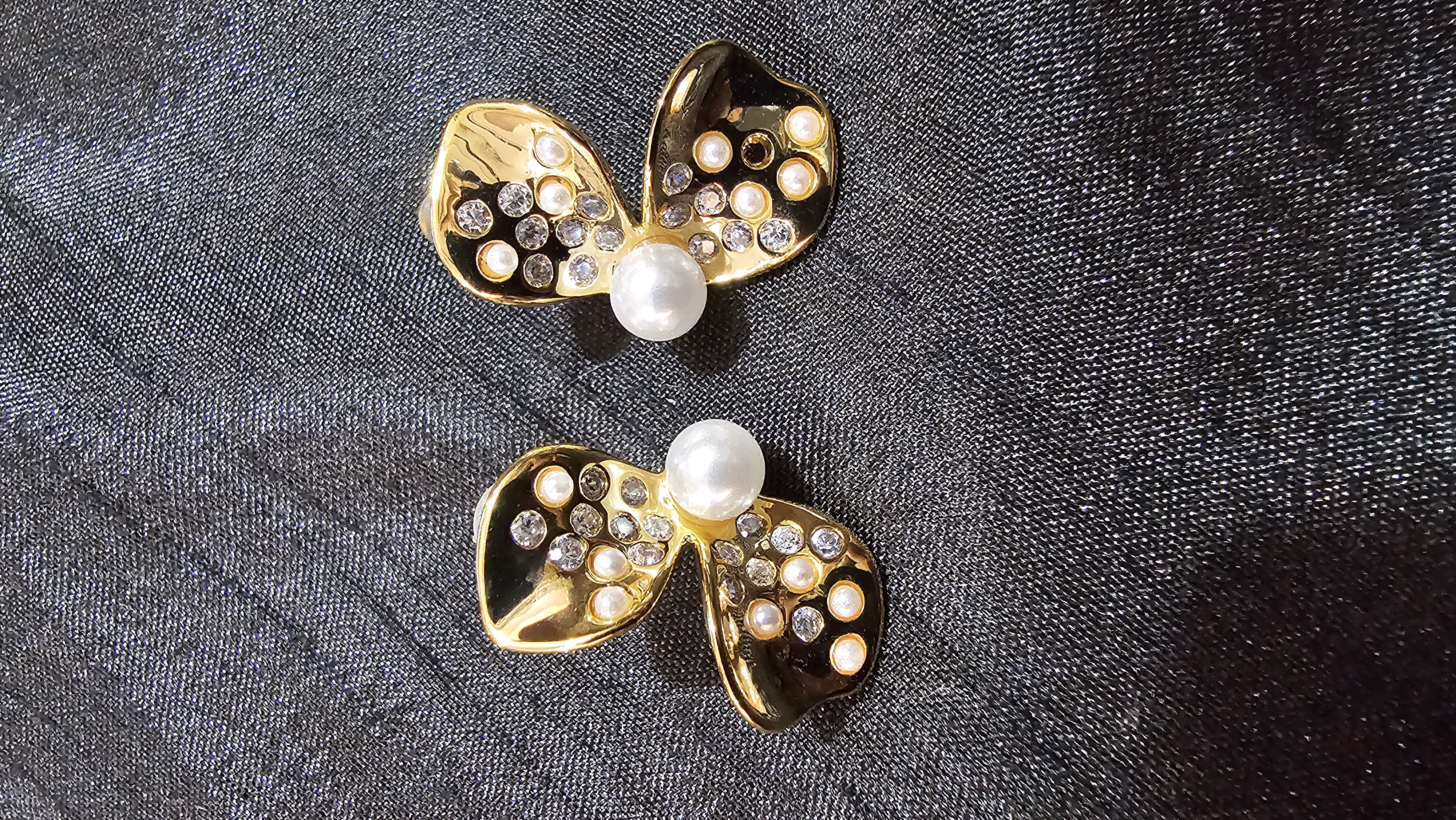 Elegant Pearl and Crystal Flower Earrings