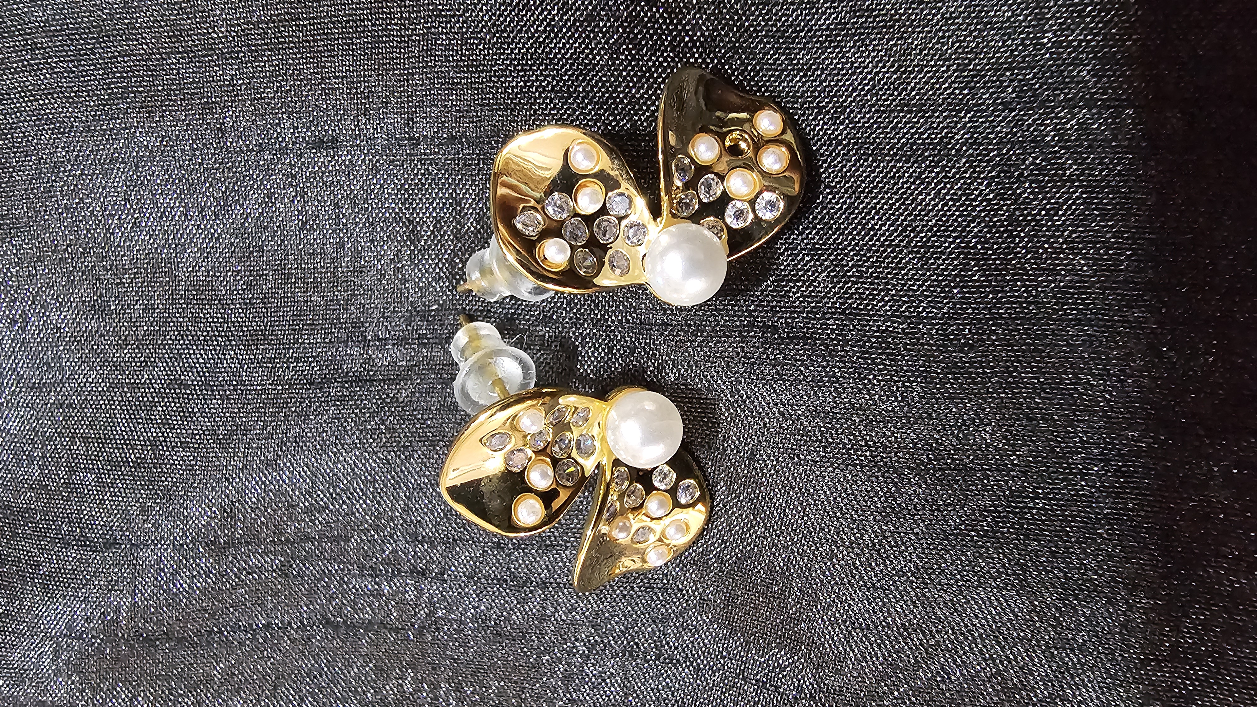 Elegant Pearl and Crystal Flower Earrings