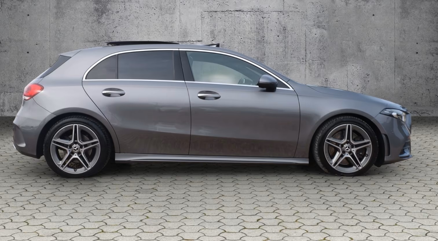MERCEDES BENZ A250 AMG LINE 224CV
