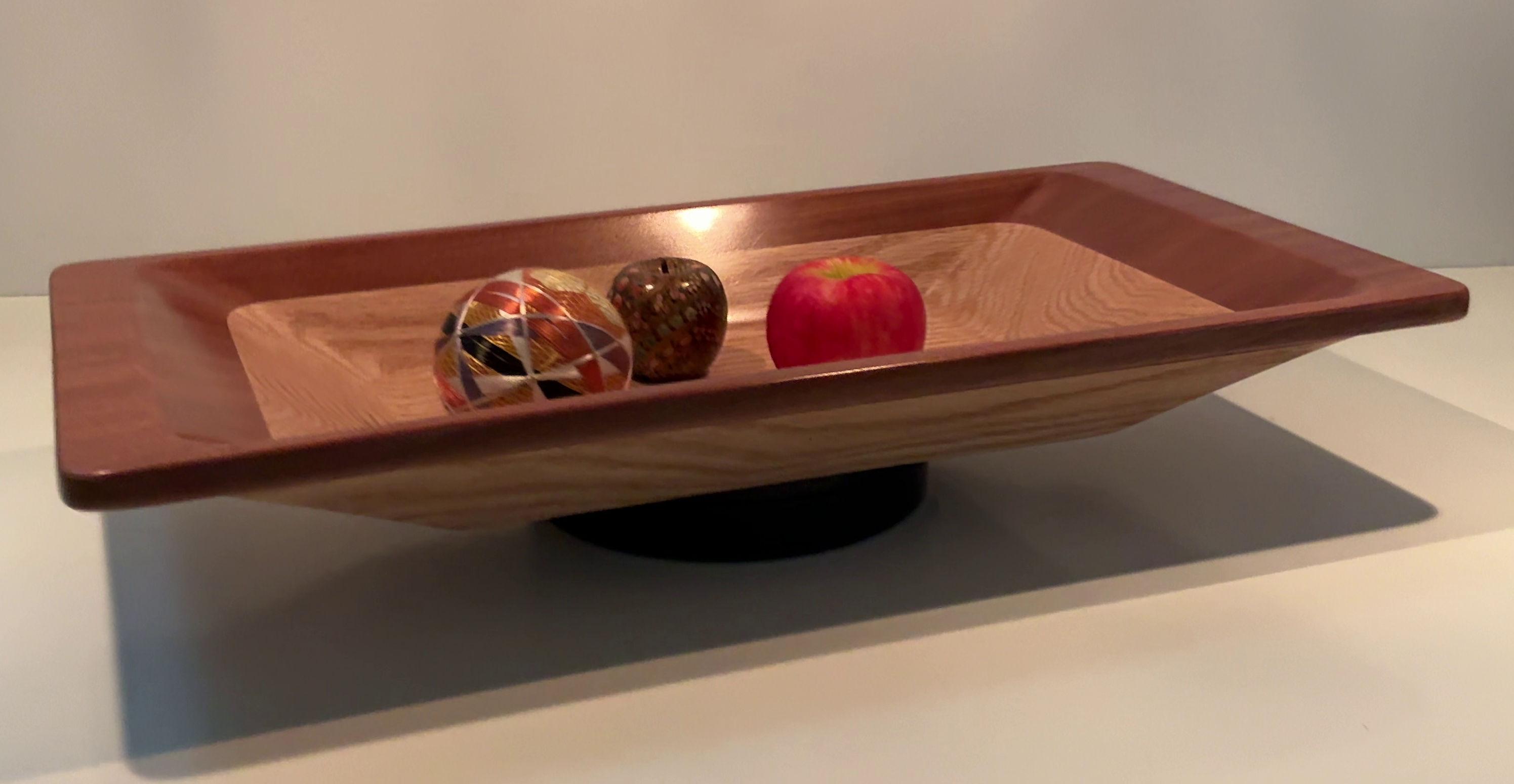 Centerpiece Bowl in African Sapele & Red Oak 