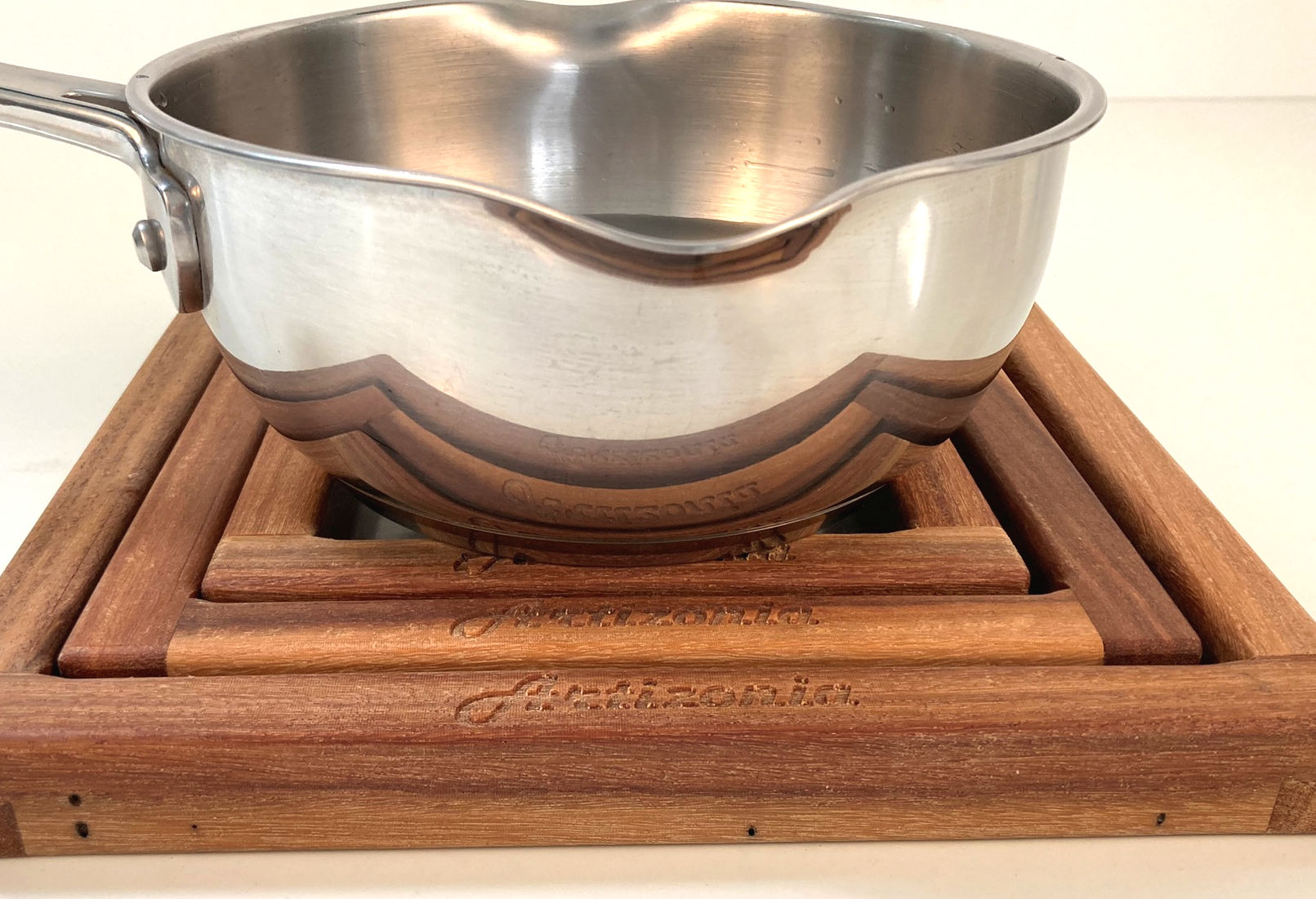 Trivet in Teak with Tic Tac Design