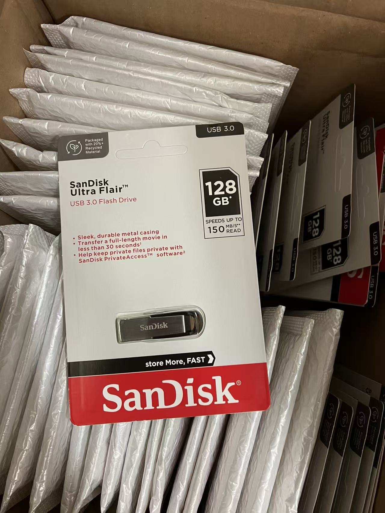 FR ready to ship – Wholesale lot of 48 units of SanDisk Ultra Flair USB 3.0 Flash Drive 128GB – Retail Price 14.49€ Each – Our Price Is Only 4.9€ Each