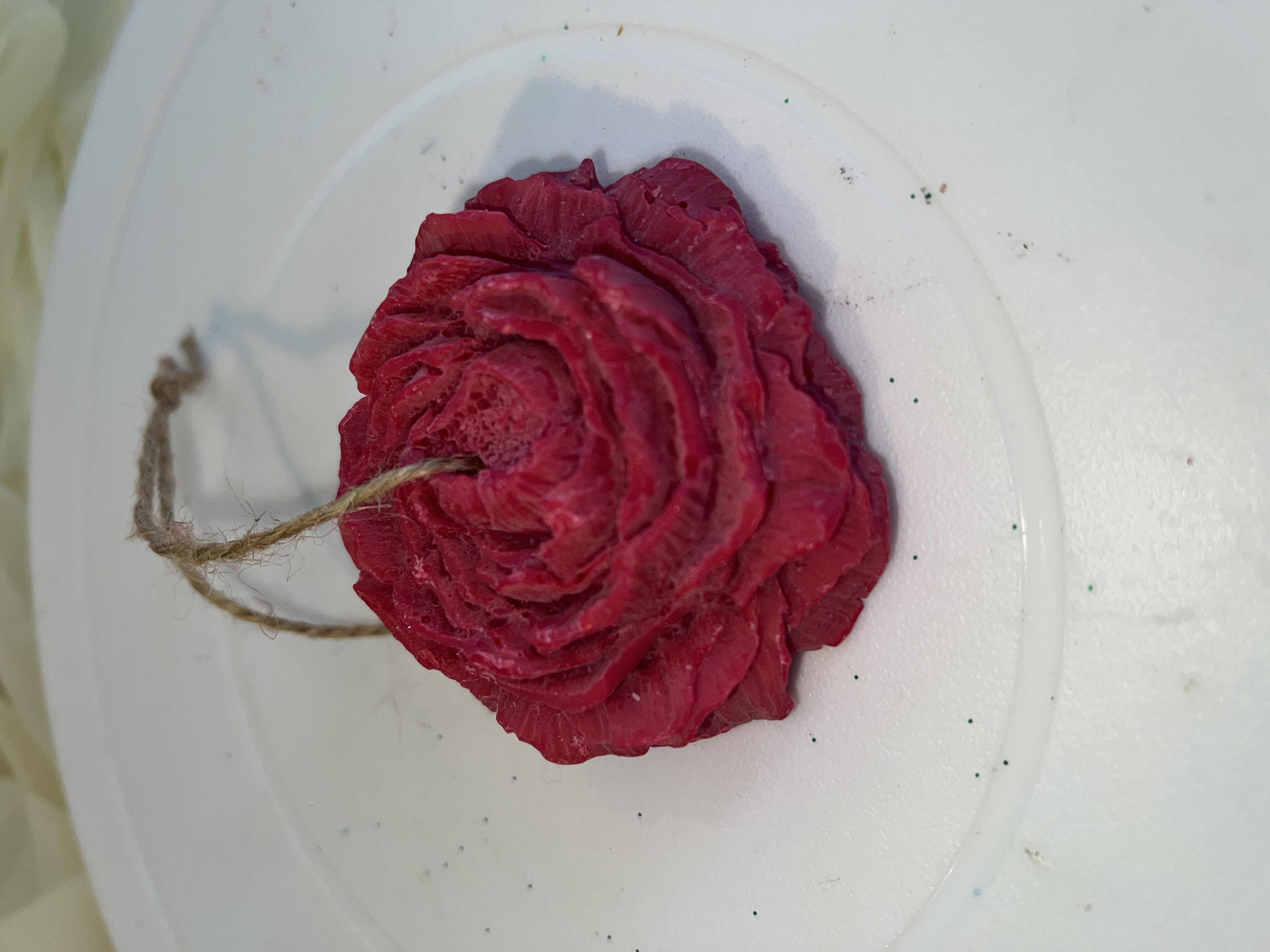 Czerwona dekoracyjna róża