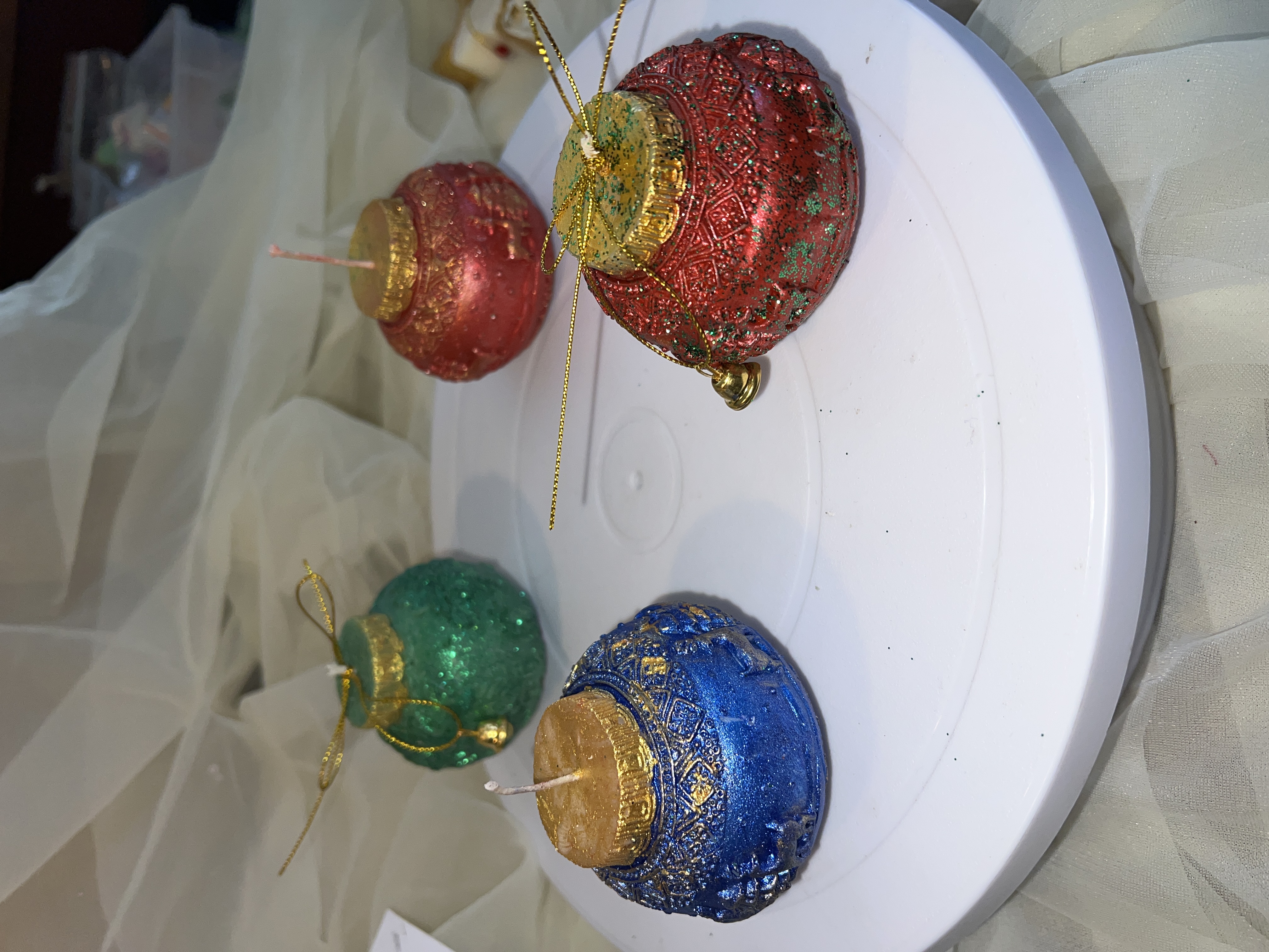 Świąteczne świeczki bombki