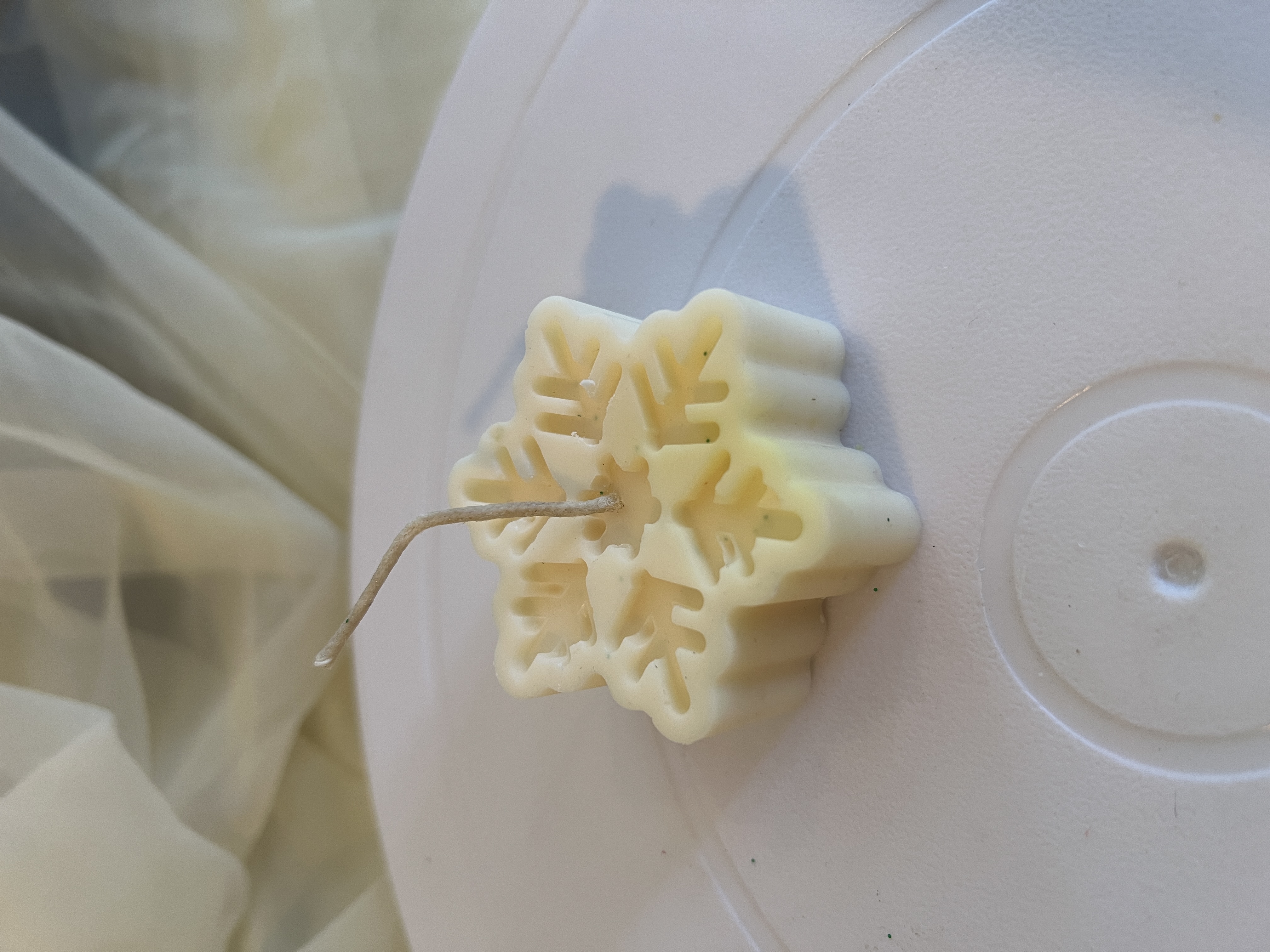 Świeca w kształcie płatka śniegu