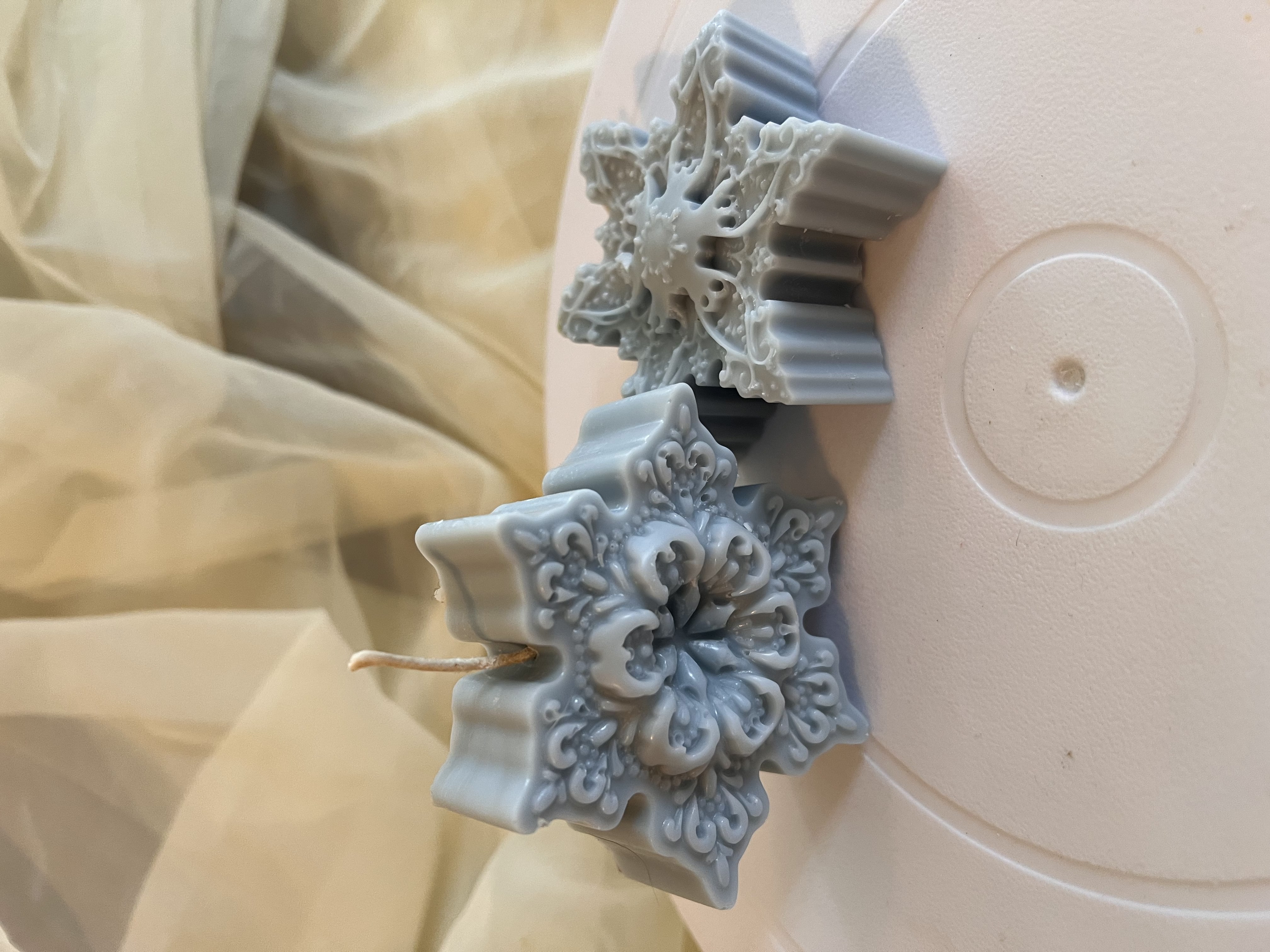 Świeca w kształcie płatka śniegu