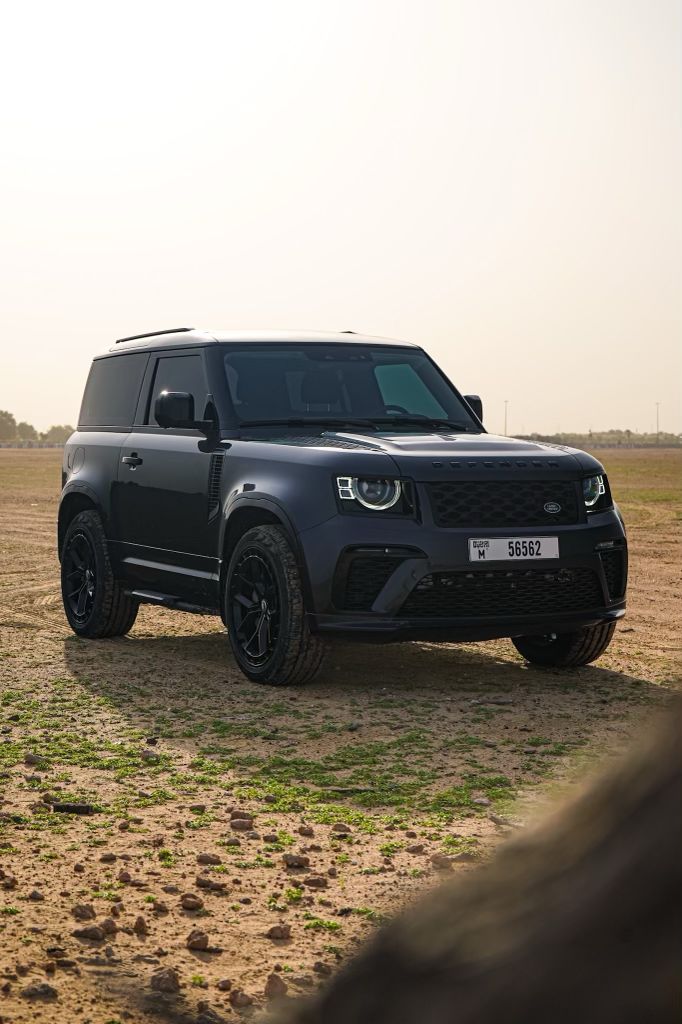 Land Rover Defender (4 Door)