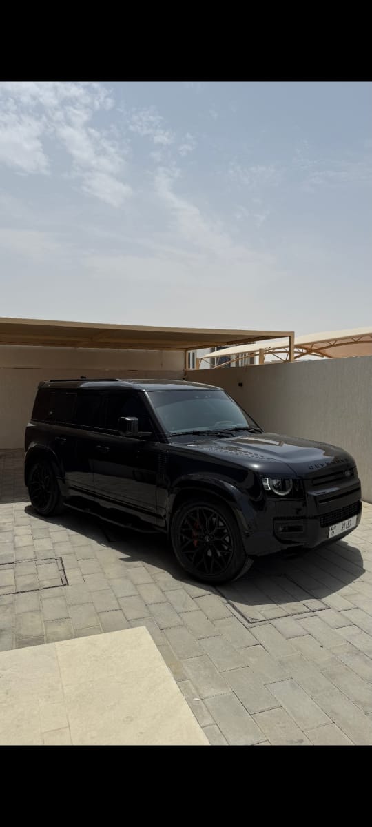 Land Rover Defender (4 Door)