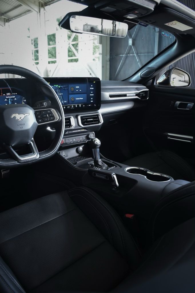 Land Rover Defender (4 Door)