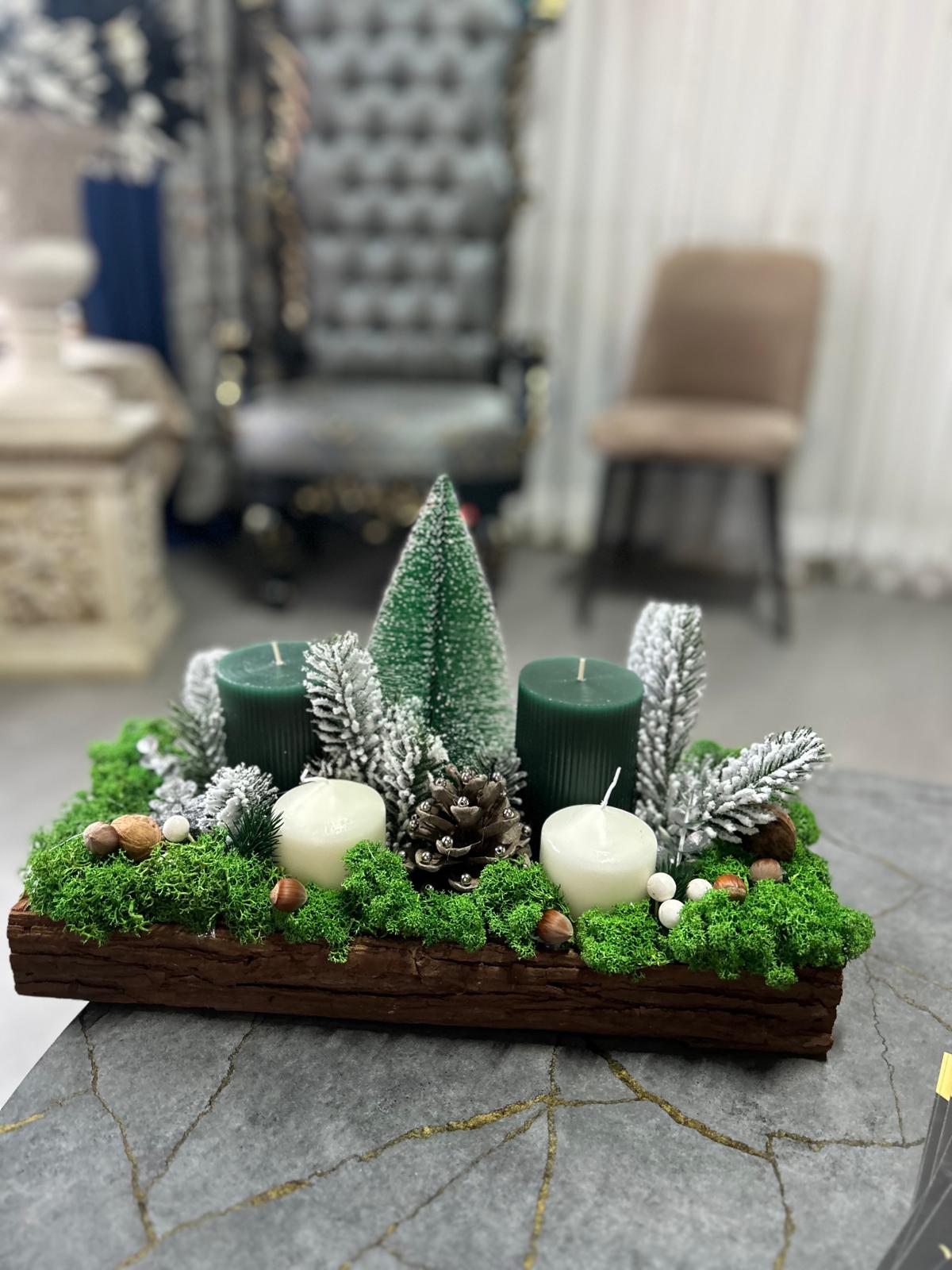 Aranjament Central Crăciun Premium cu Mușchi, Conuri și 4 Lumânări