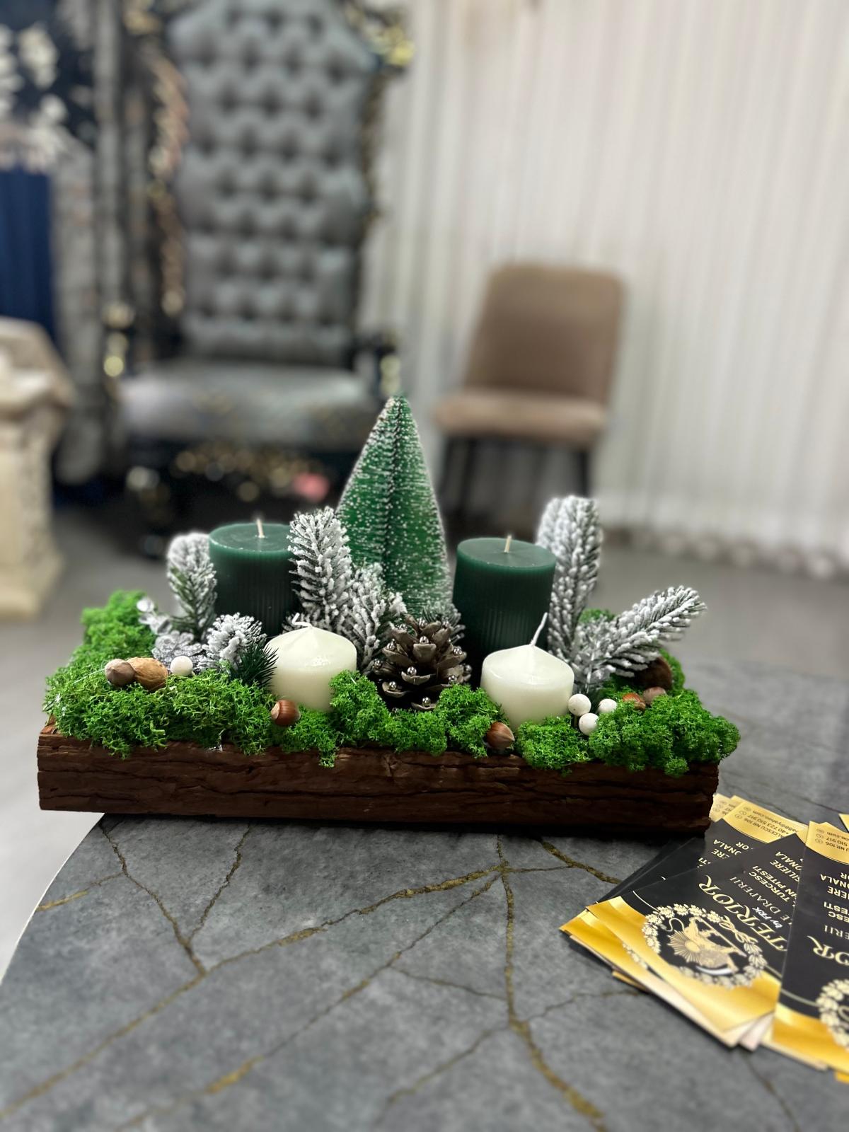 Aranjament Central Crăciun Premium cu Mușchi, Conuri și 4 Lumânări