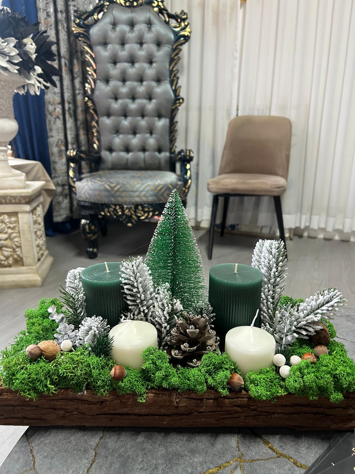Aranjament Central Crăciun Premium cu Mușchi, Conuri și 4 Lumânări