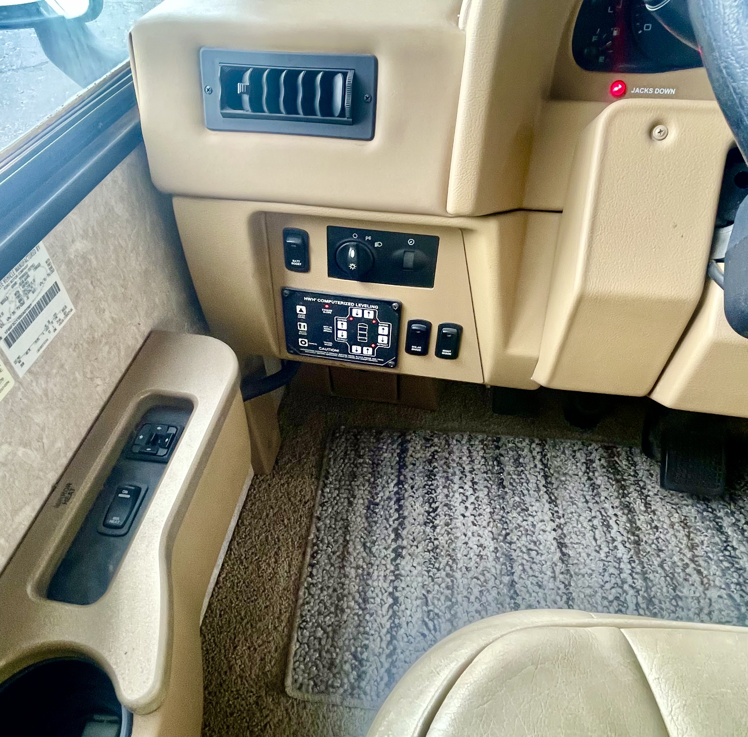 2011 Winnebago Sightseer 31E