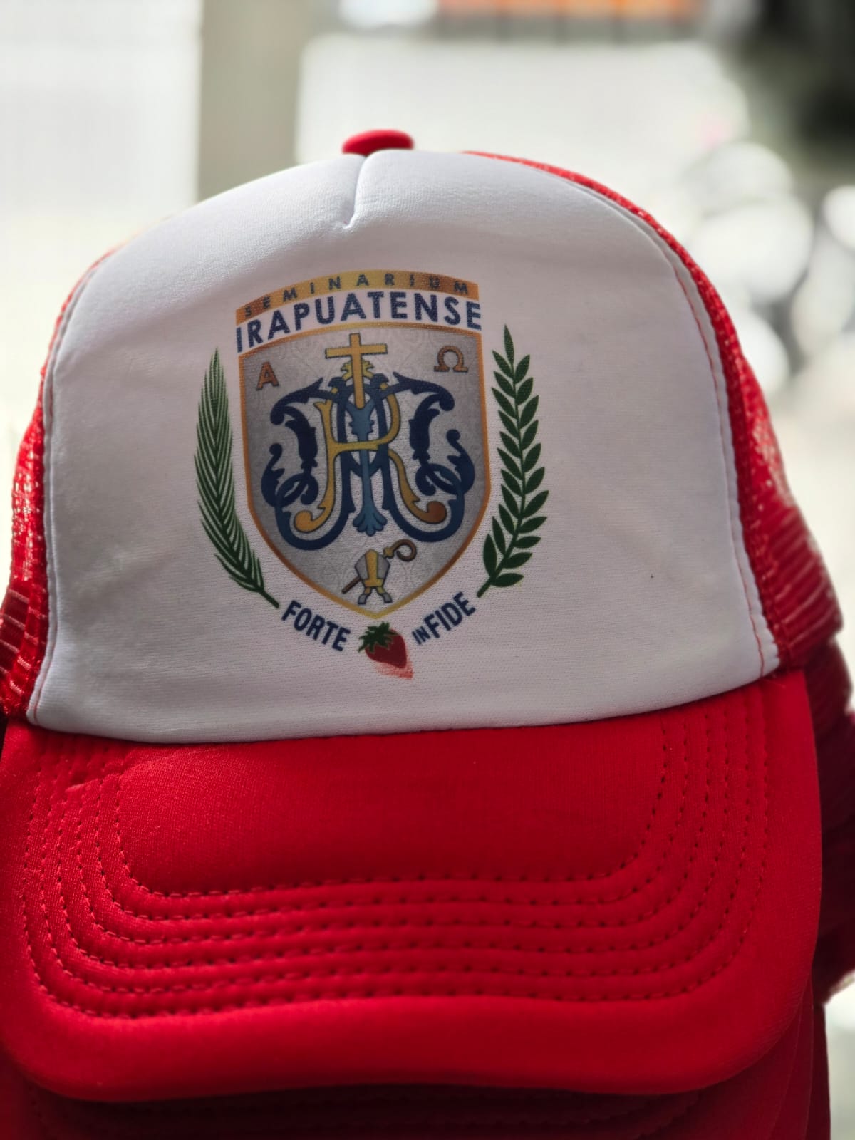 Gorra de color personalizada y sublimada