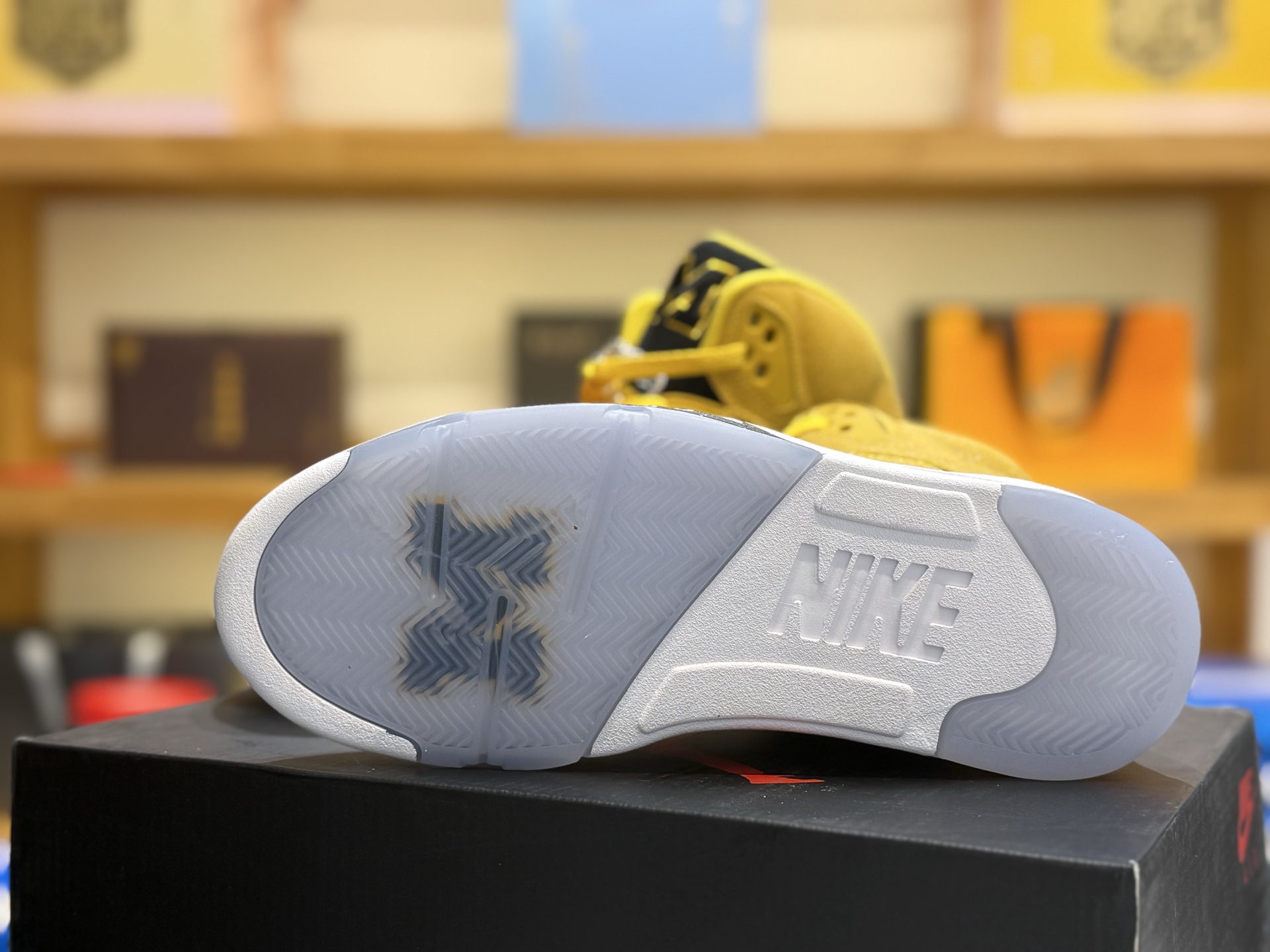 Air Jordan 5 Retro 'Michigan'