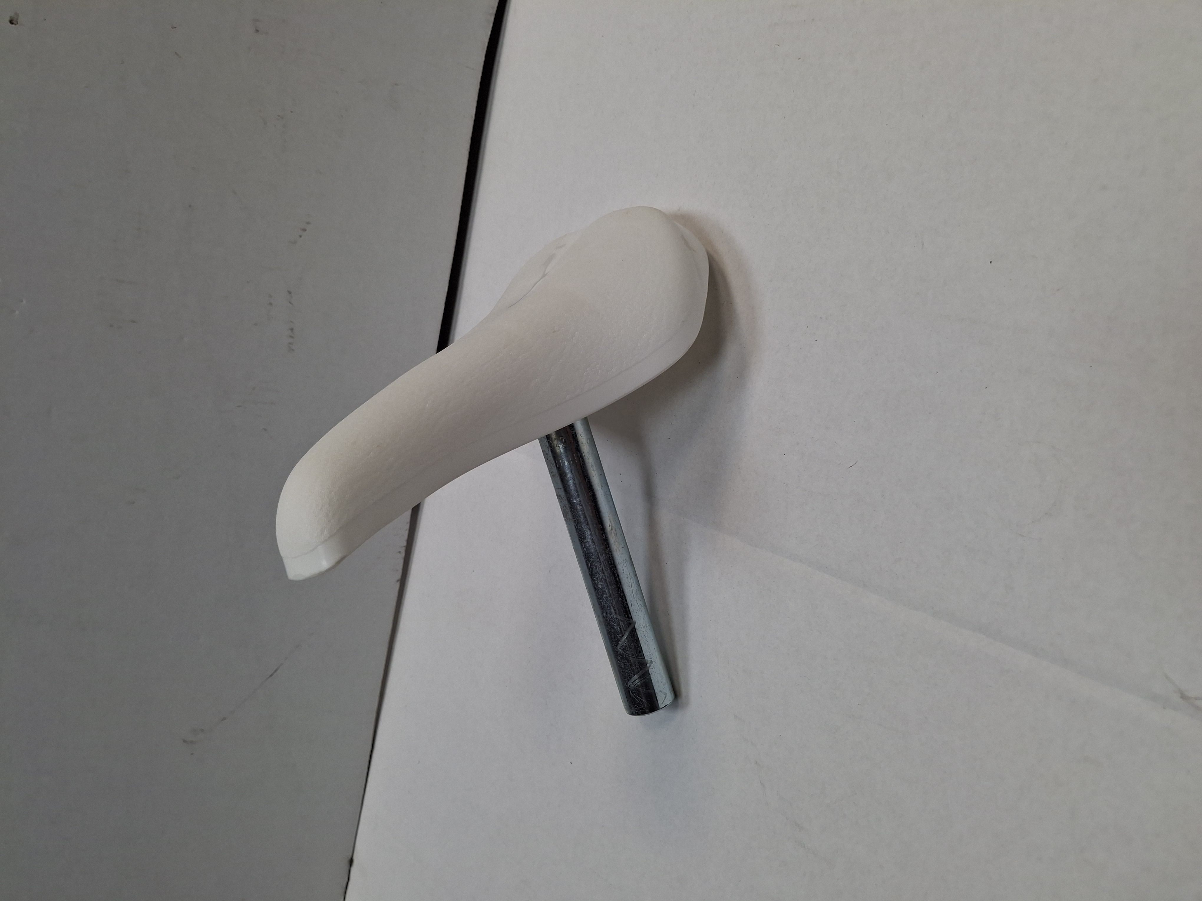 SELLA BICI BIMBO/A - TUBO DIAM 22 RIGIDA