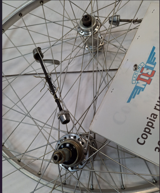 COPPIA RUOTE NISI PER TUBOLARE - PIGNONE ATT FILETTO 