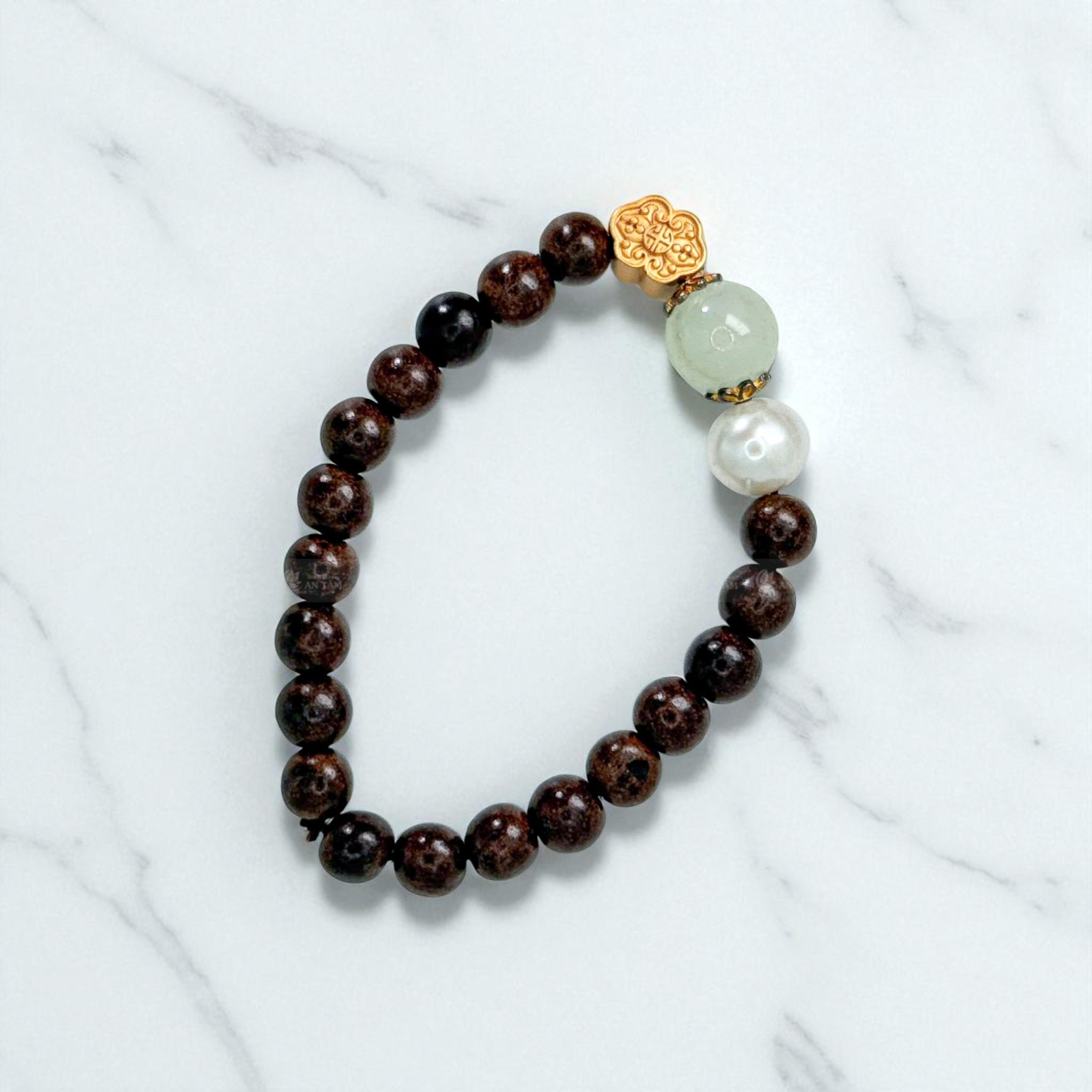 Vòng đeo tay trầm hương 