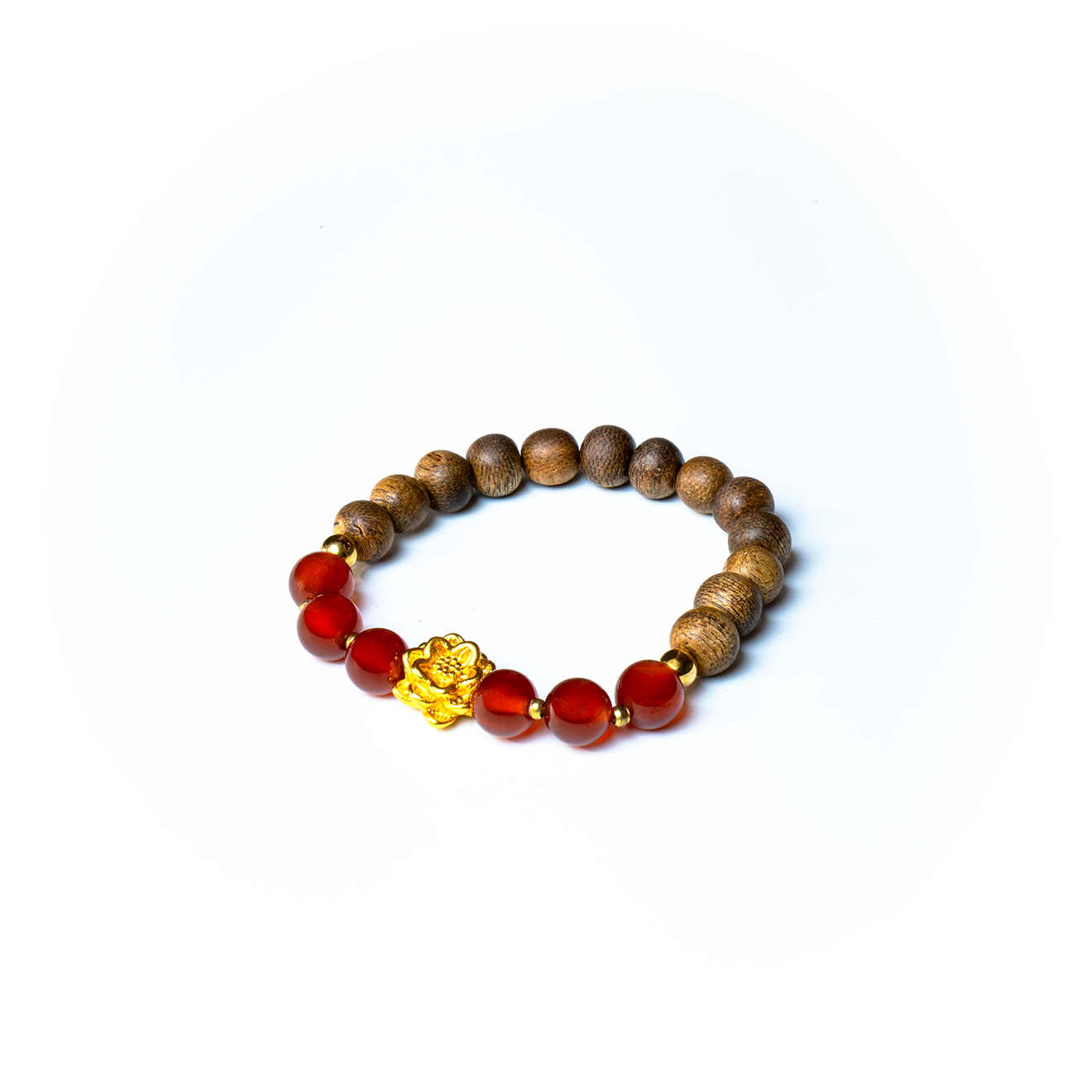 Vòng tay gỗ huyết long charm Tỳ Hưu vàng 17