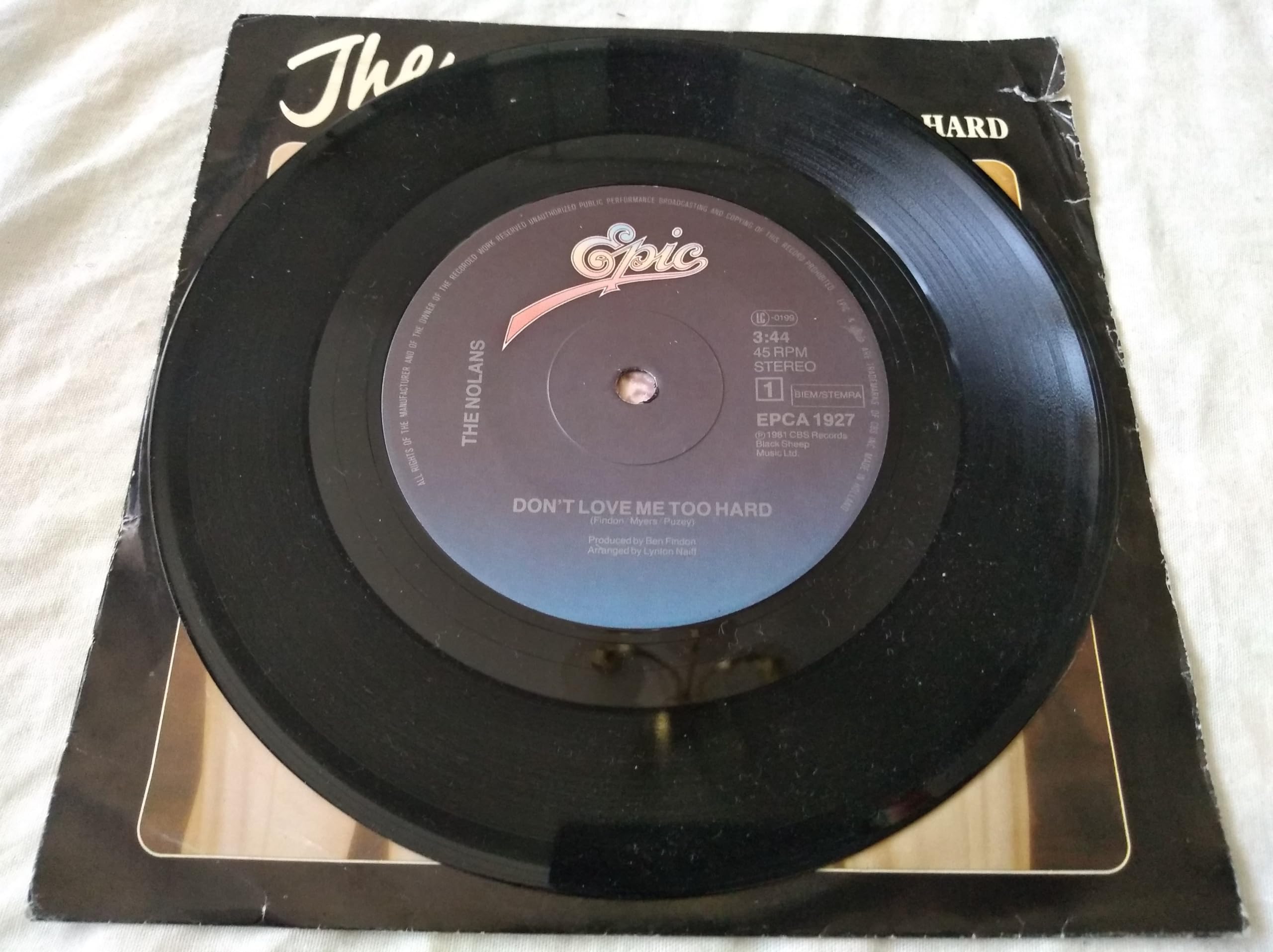 The Nolans - Don't Love Me Too Hard (Epic 1981) 7" vinyl single VG/VG