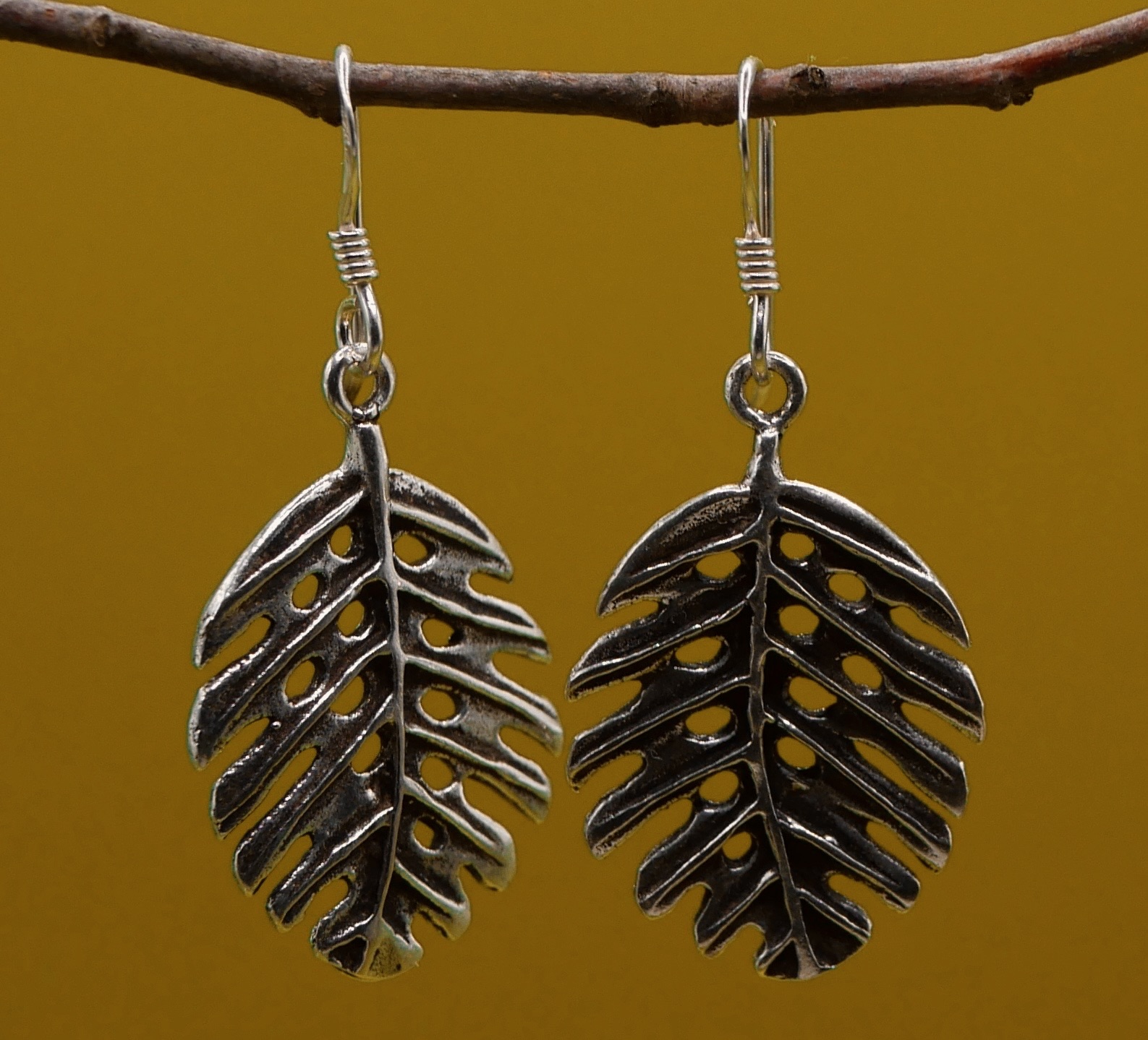 Boucles d'oreilles feuille monstera 