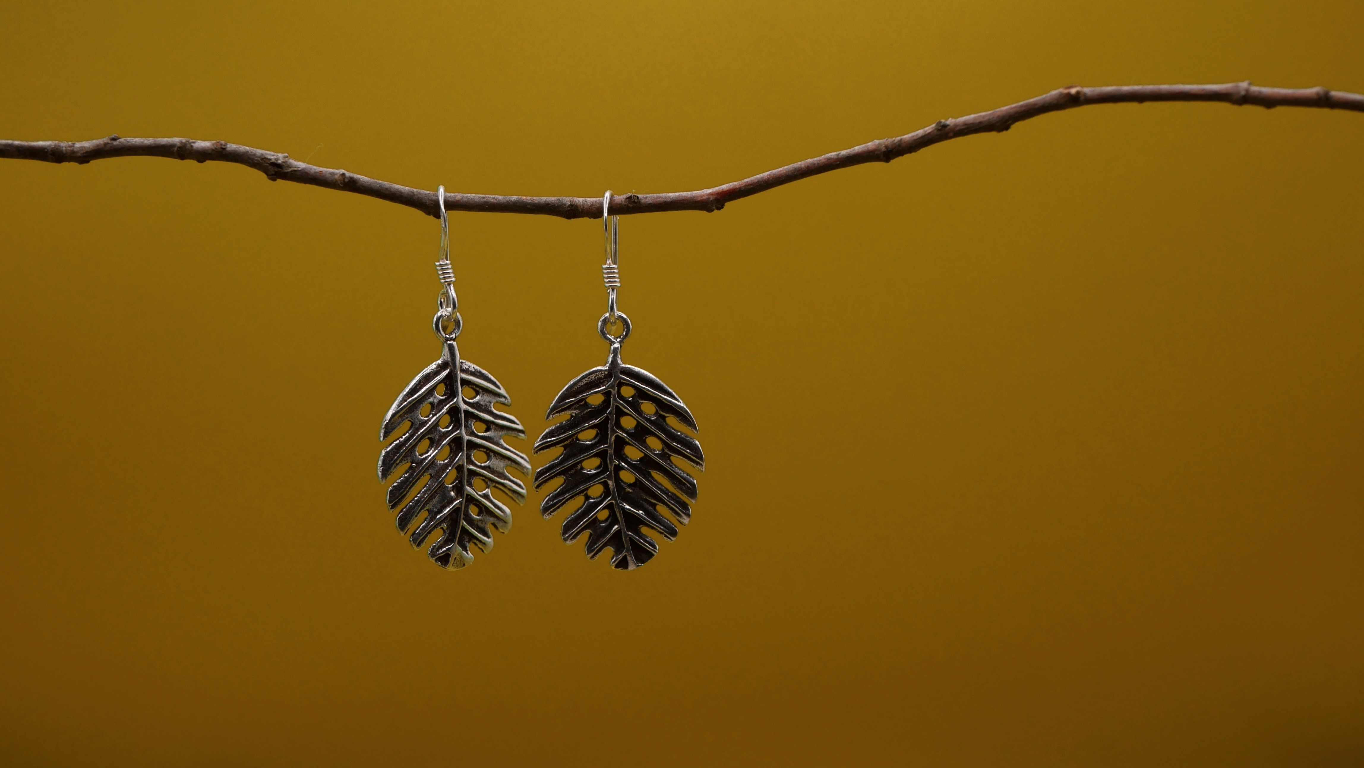 Boucles d'oreilles feuille monstera