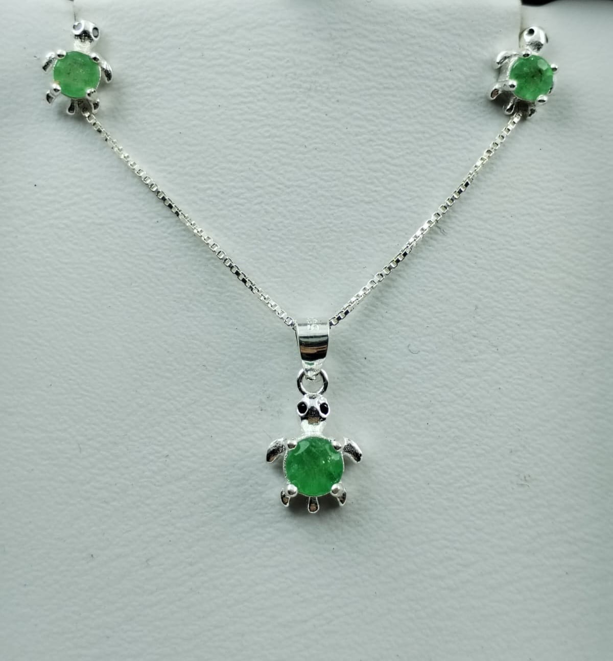 Combo cadena y aretes plata ley 925 con esmeraldas