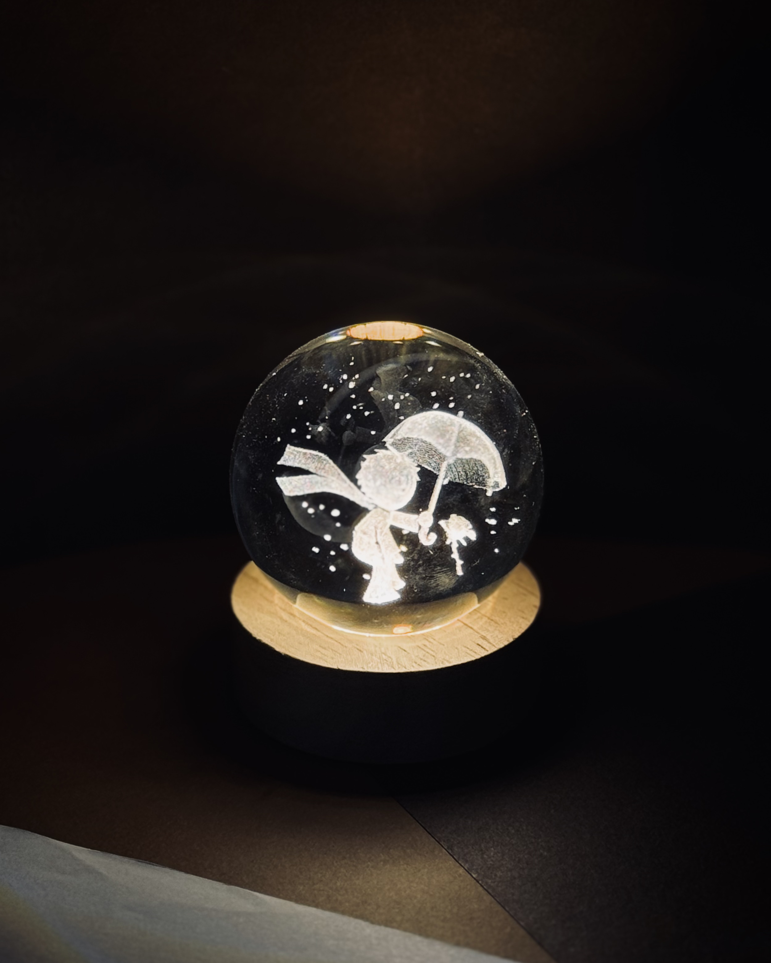 Işıklı kristal küre