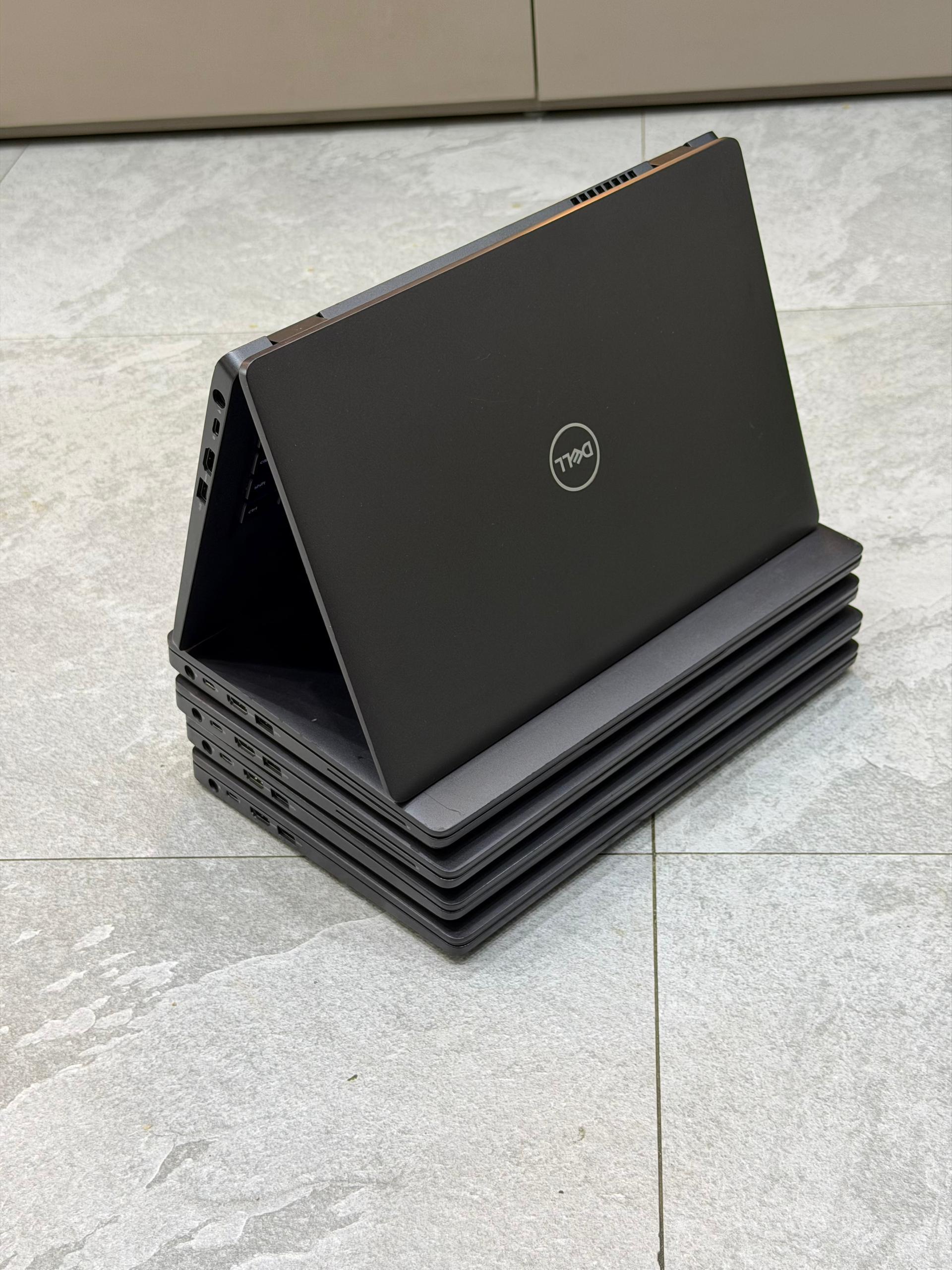 Dell Latitude 5300 – Le parfait équilibre entre puissance et élégance