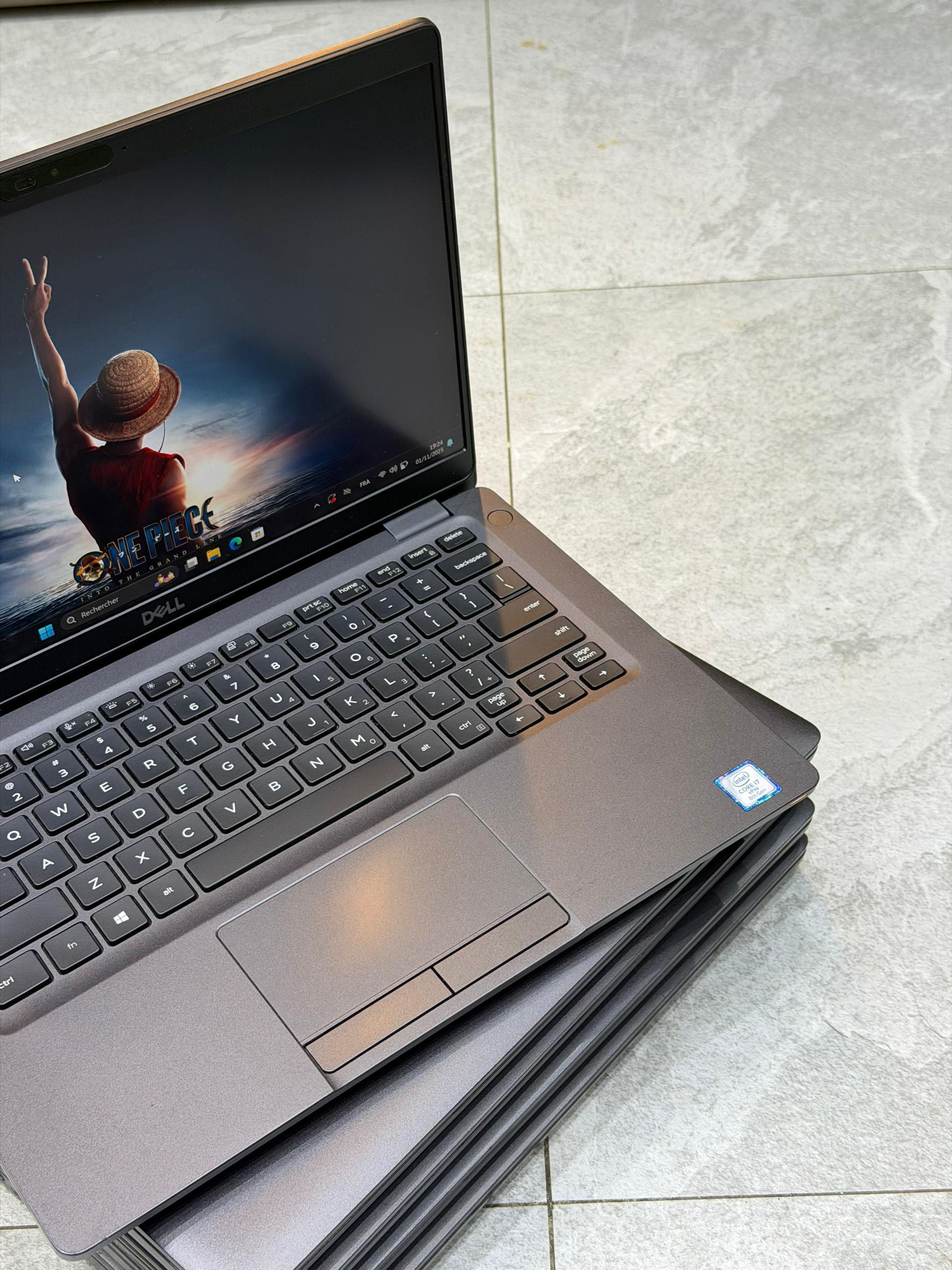 Dell Latitude 5300 – Le parfait équilibre entre puissance et élégance
