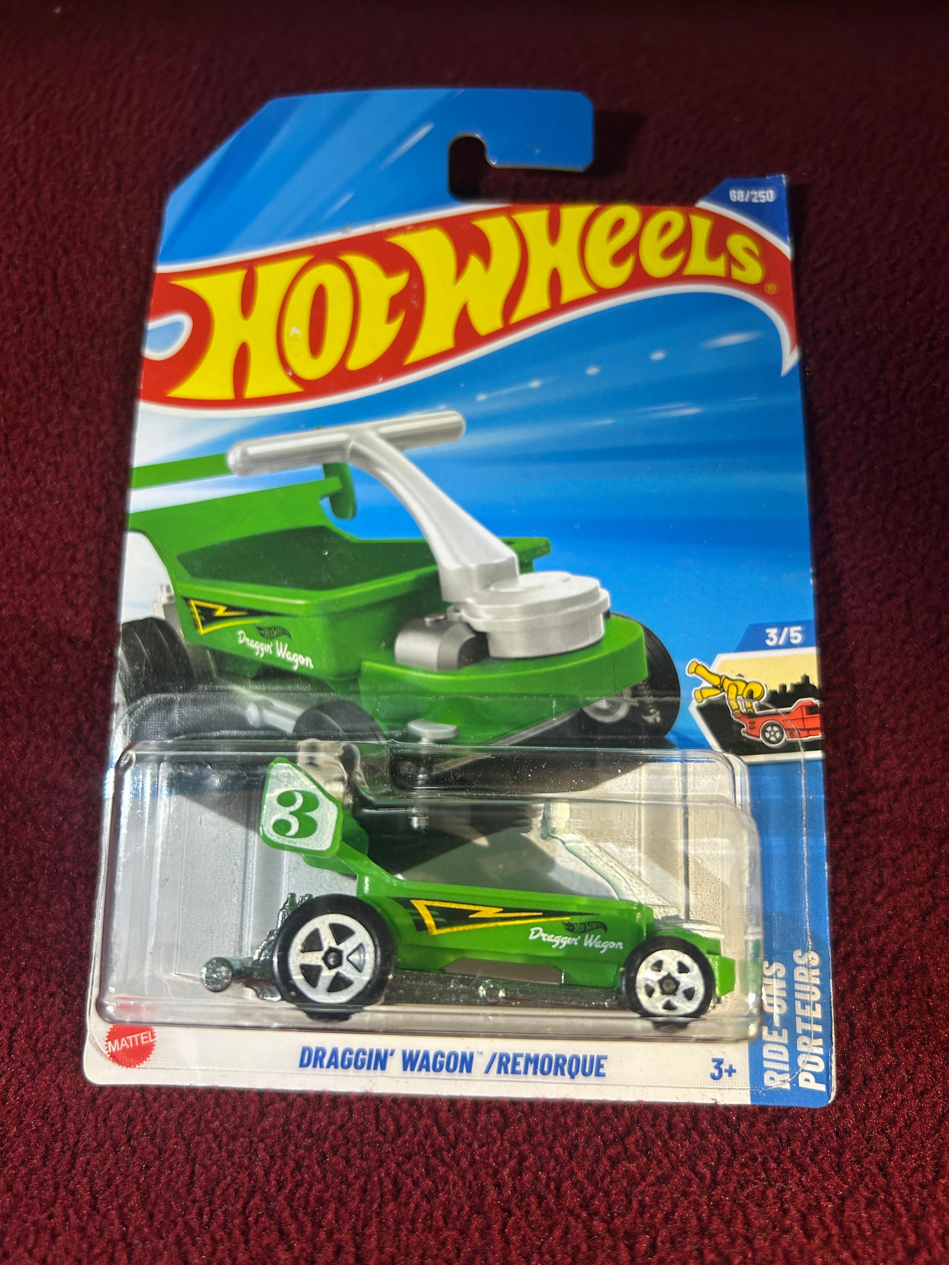 Hot Wheels Draggin' Wagon Die-Cast Car