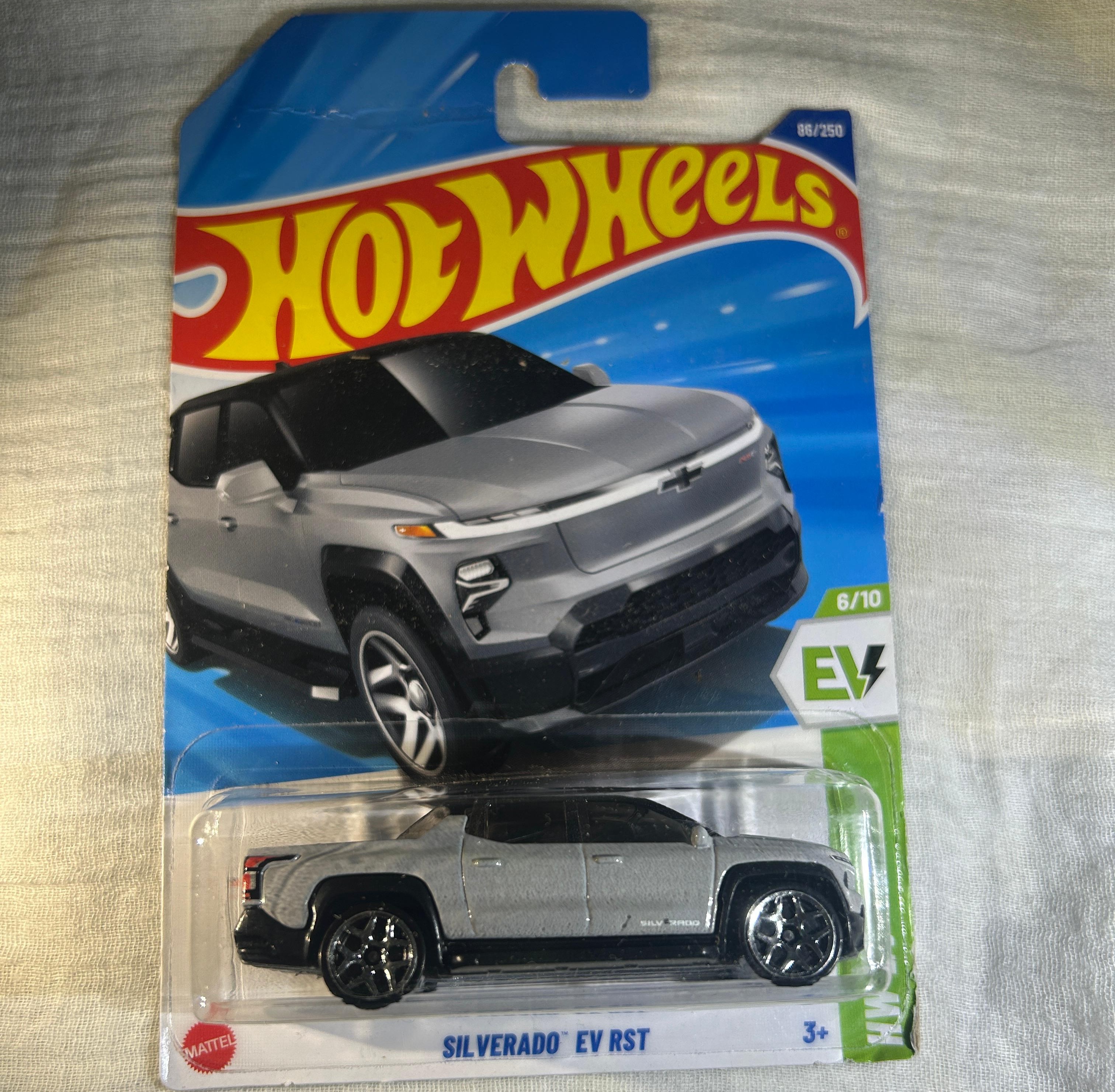 Hot Wheels Silverado EV RST