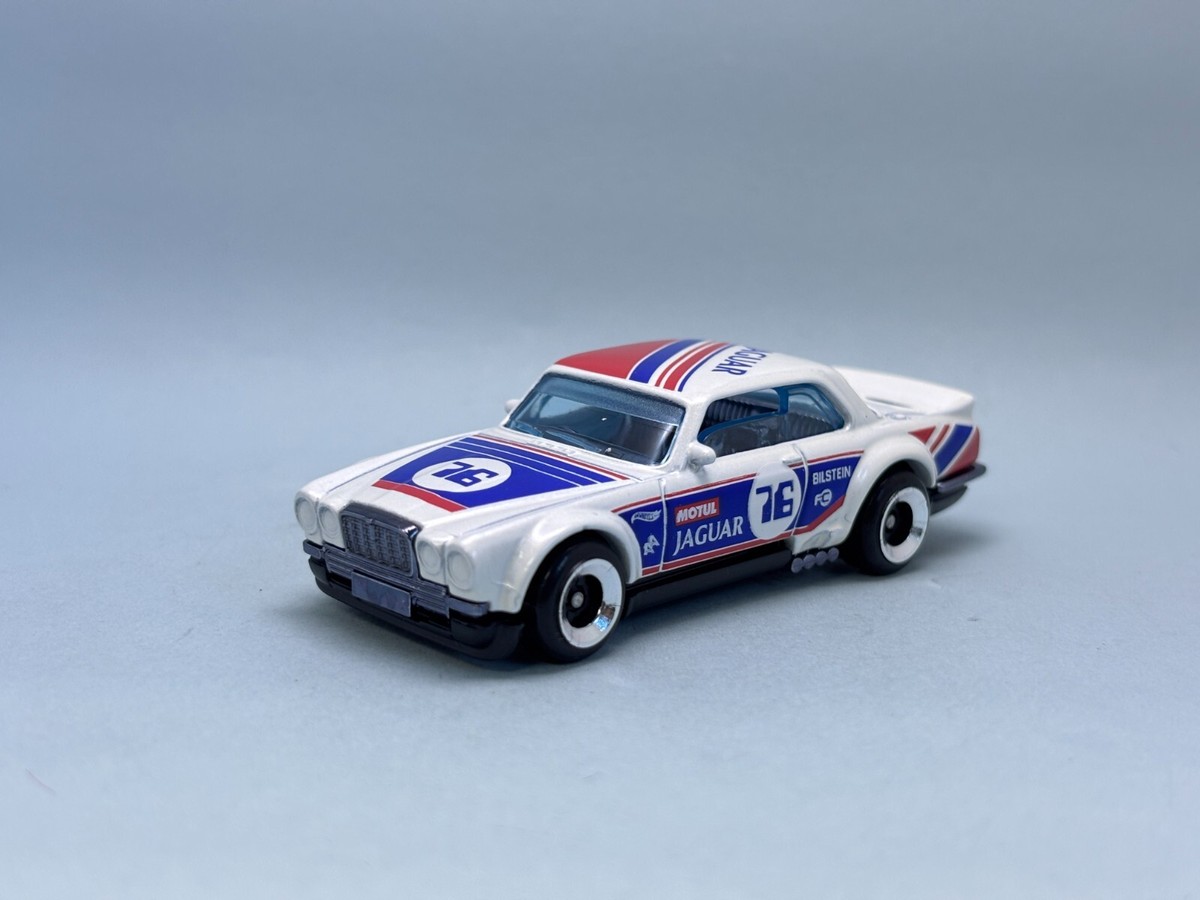 Hot Wheels Jaguar XJC V12 Coupe