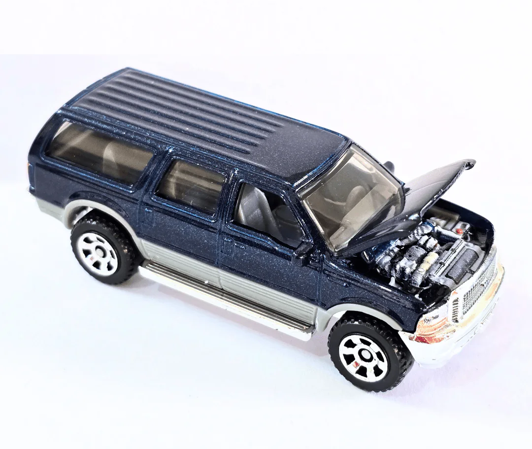 Matchbox Moving Parts 2004 Ford Excursion