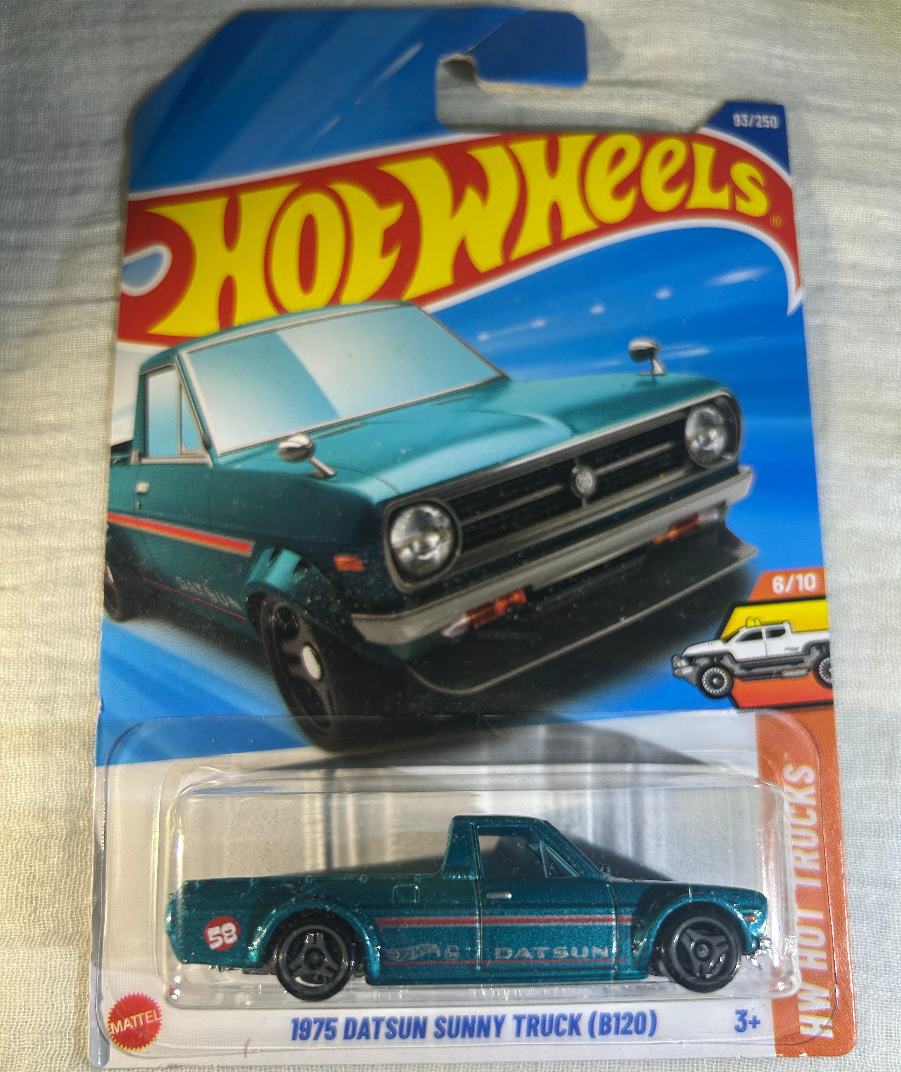Hot Wheels 1975 Datsun Sunny Truck (B120)