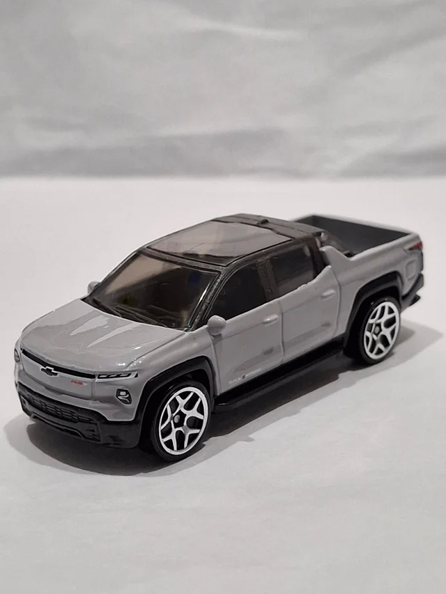 Hot Wheels Silverado EV RST