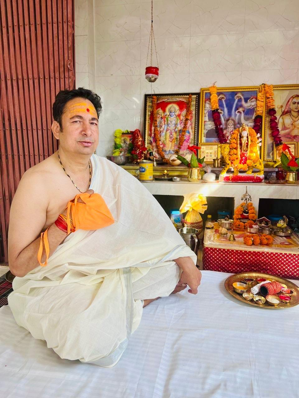 Acharya Mahesh Yogii