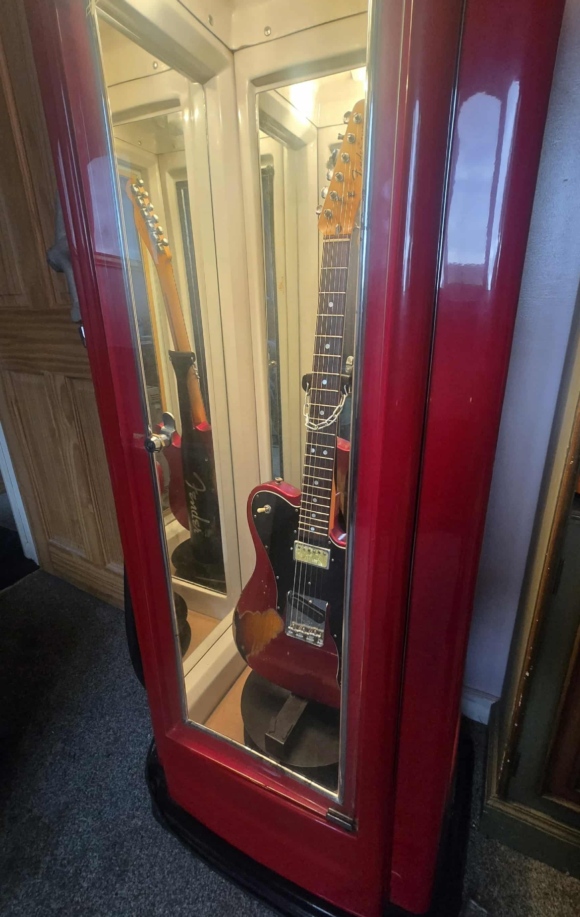 Fender Custom Shop 1950s Petrol Pump Display Case – Fully Restored & Working