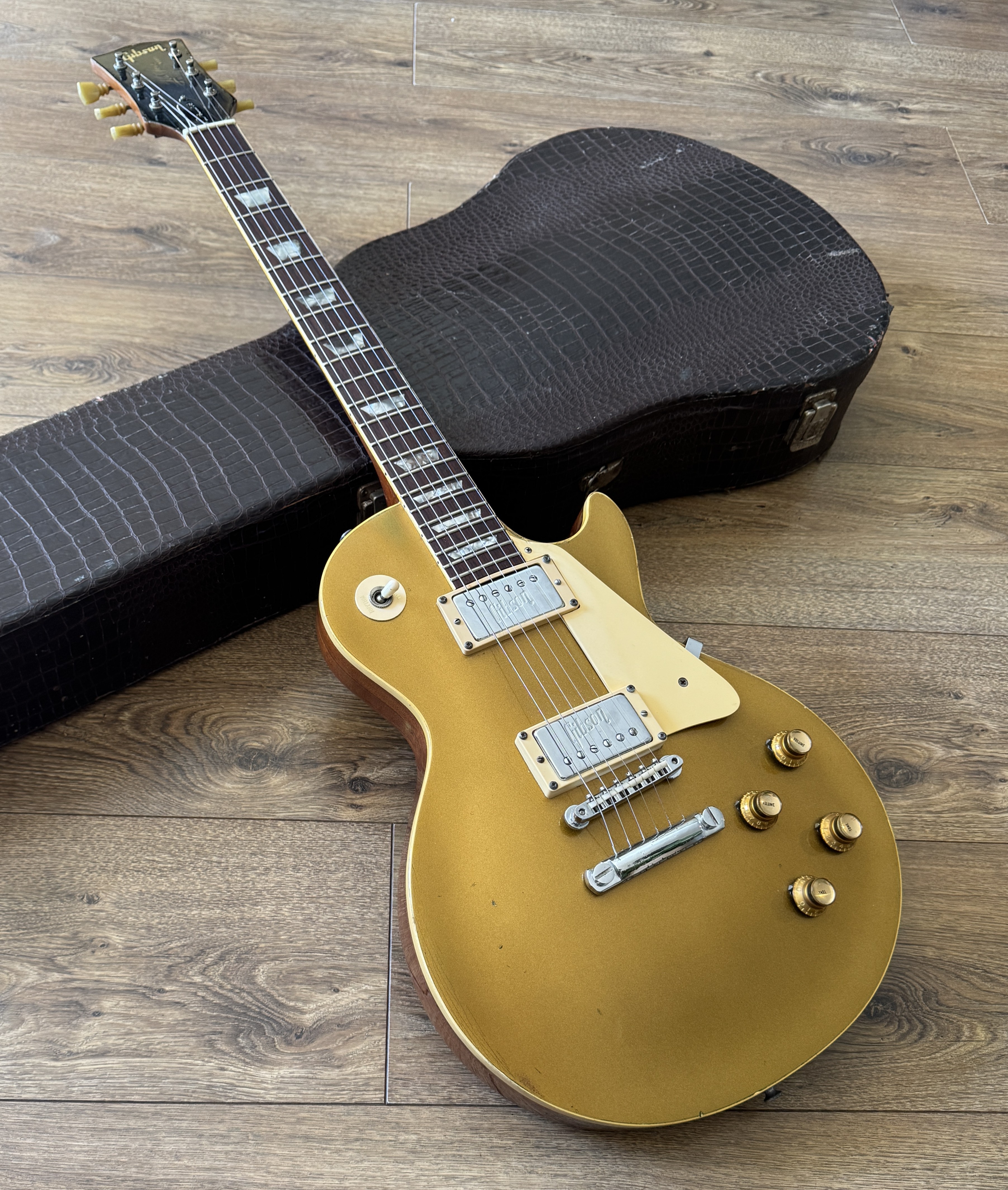 SOLD 1969 Gibson Les Paul Deluxe Goldtop (Humbucker conversion)