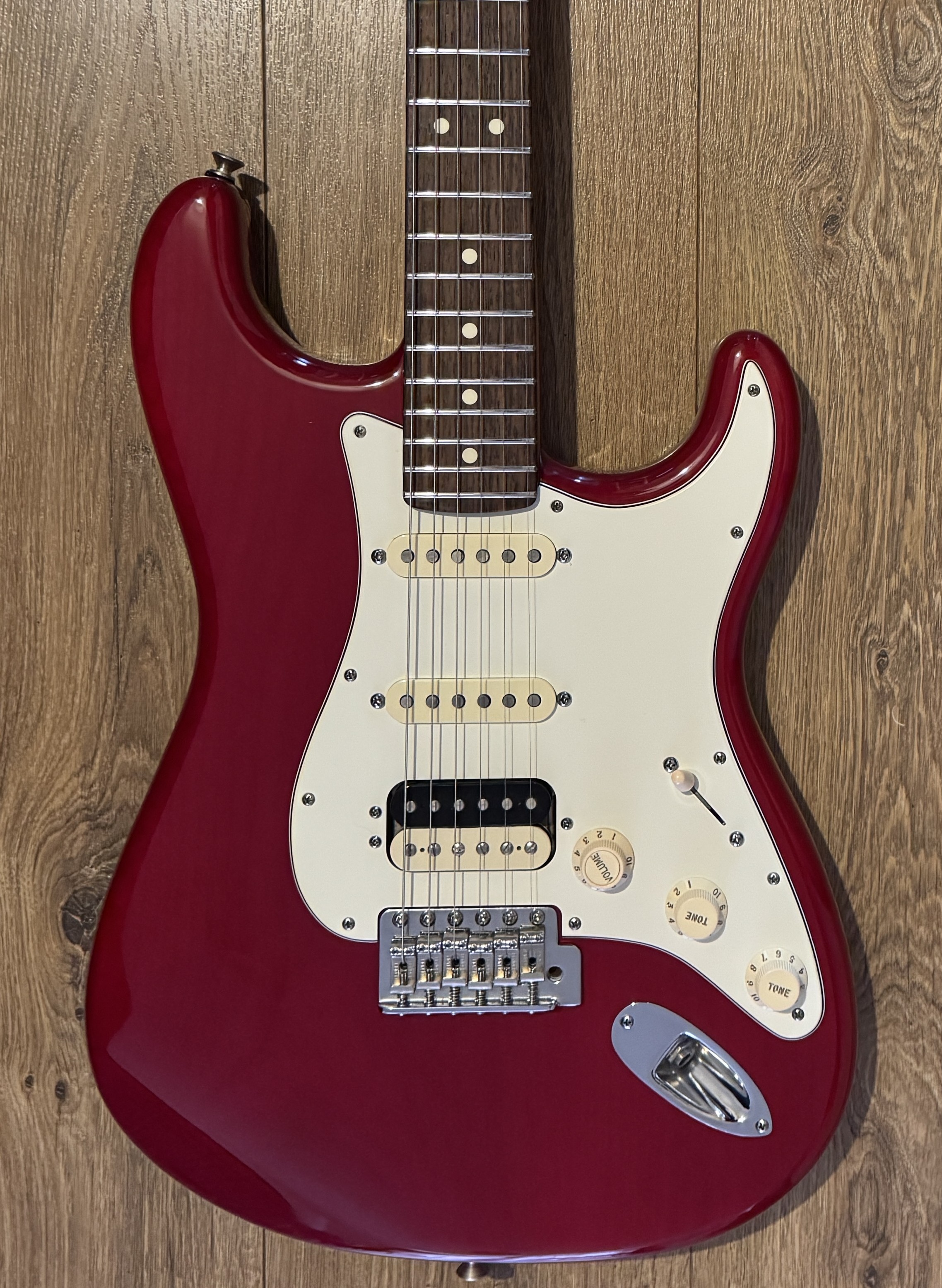 Fender GC USA Stratocaster Pro HSS – Crimson Red Transparent